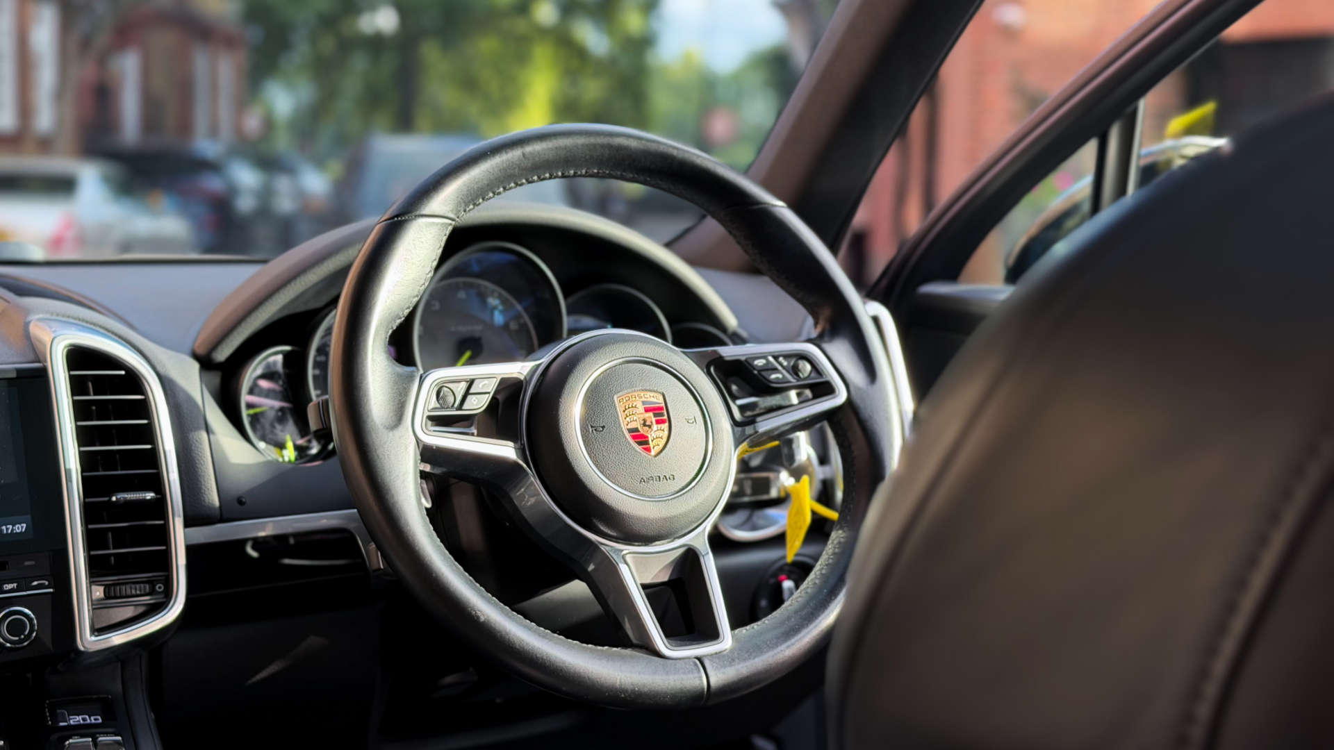 PORSCHE CAYENNE — photo 25