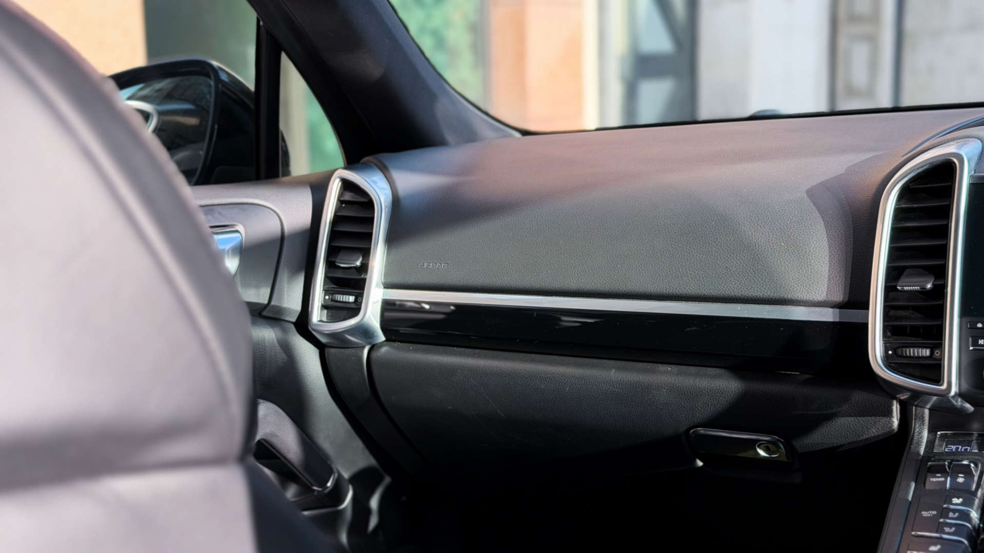 PORSCHE CAYENNE — photo 30