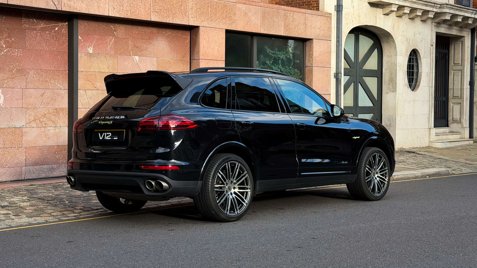PORSCHE Cayenne Platinum Edition S E Hybrid Tiptronic — photo 4