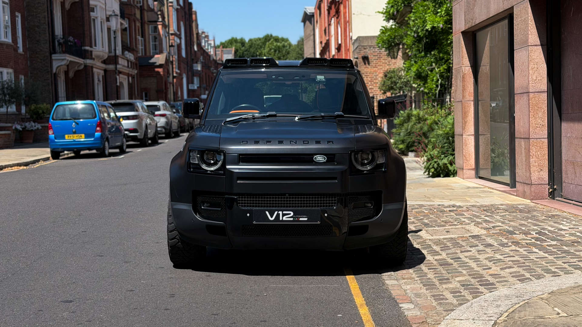 Land Rover Defender HSE D — photo 6