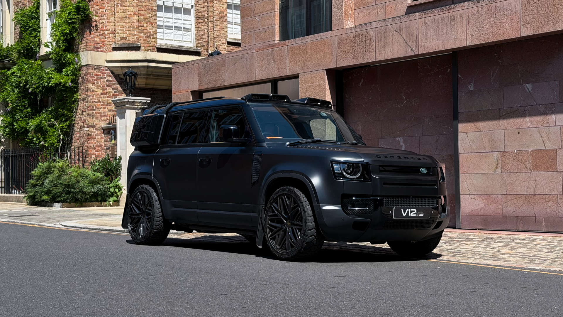 Land Rover Defender HSE D — photo 5