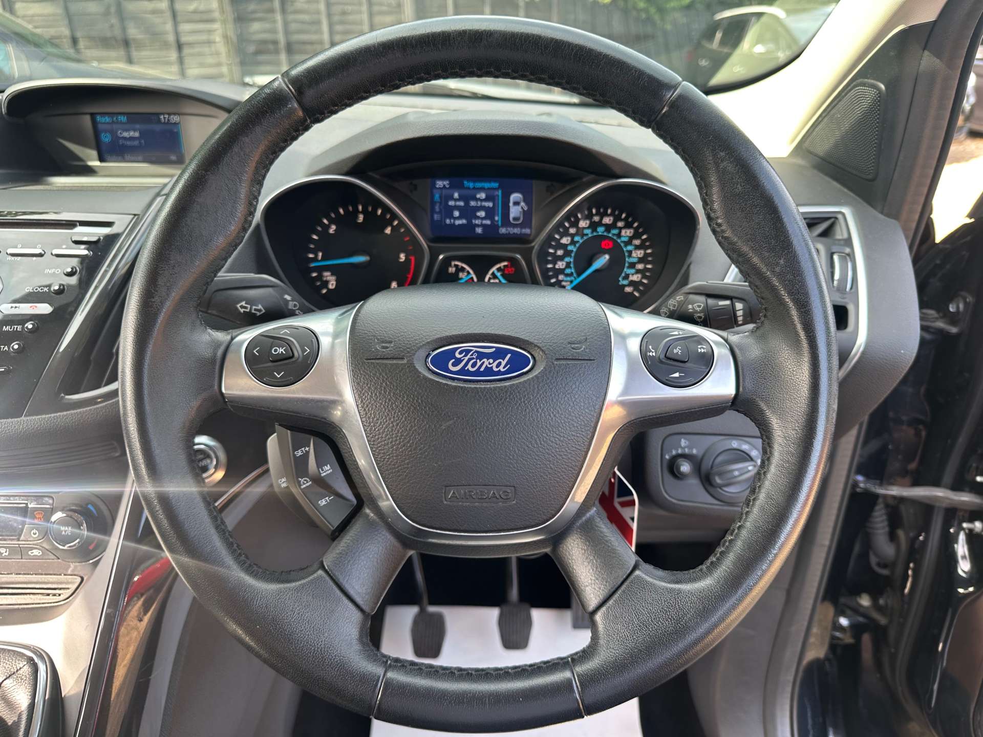 FORD KUGA 2.0 Kuga Titanium 4x2 TDCi 5dr #16