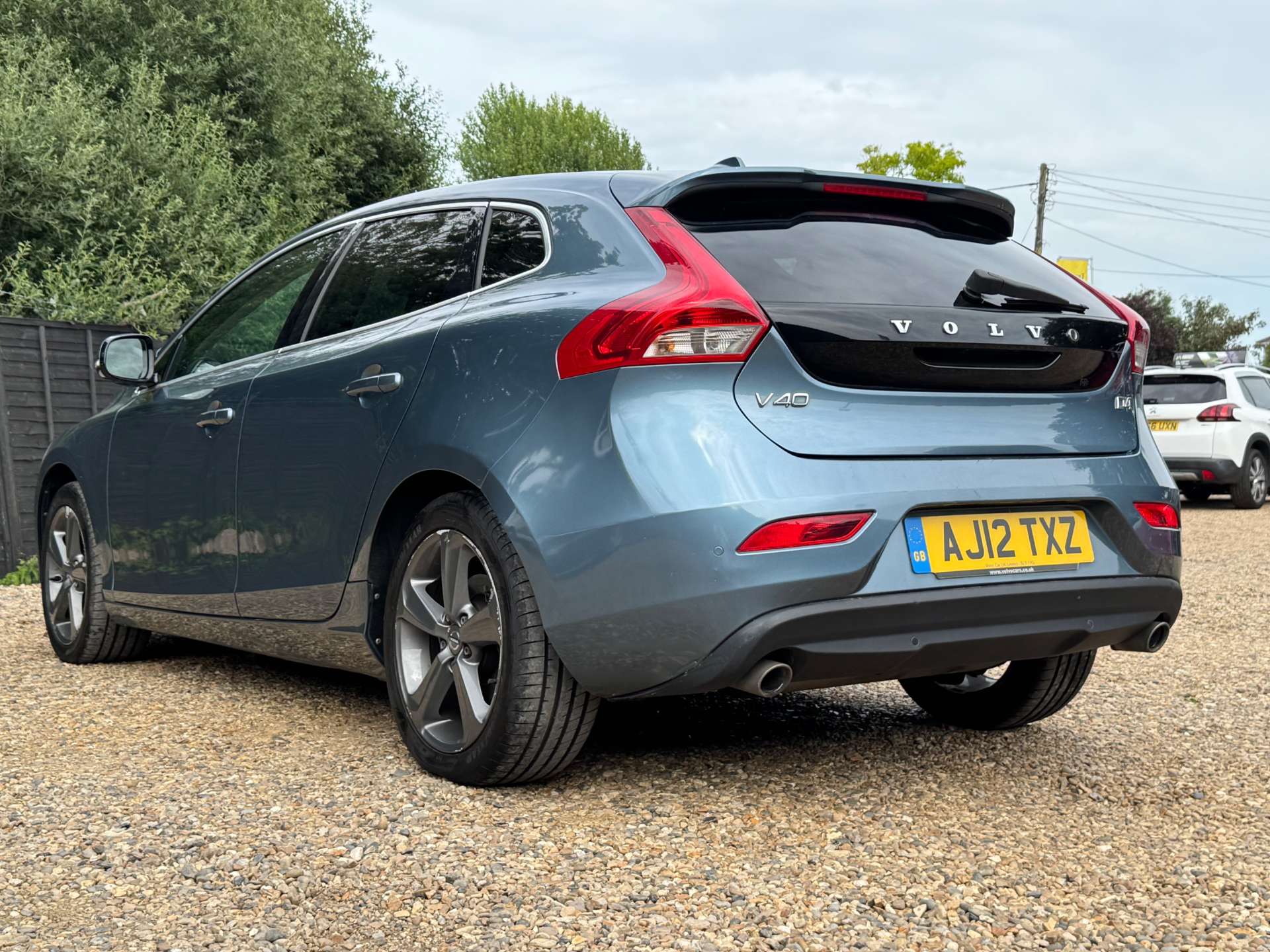 VOLVO V40 2.0 V40 SE Luxury Nav D4 Auto 5dr #4