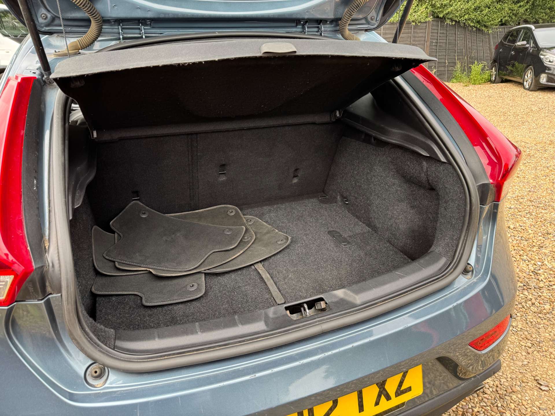 VOLVO V40 2.0 V40 SE Luxury Nav D4 Auto 5dr #13