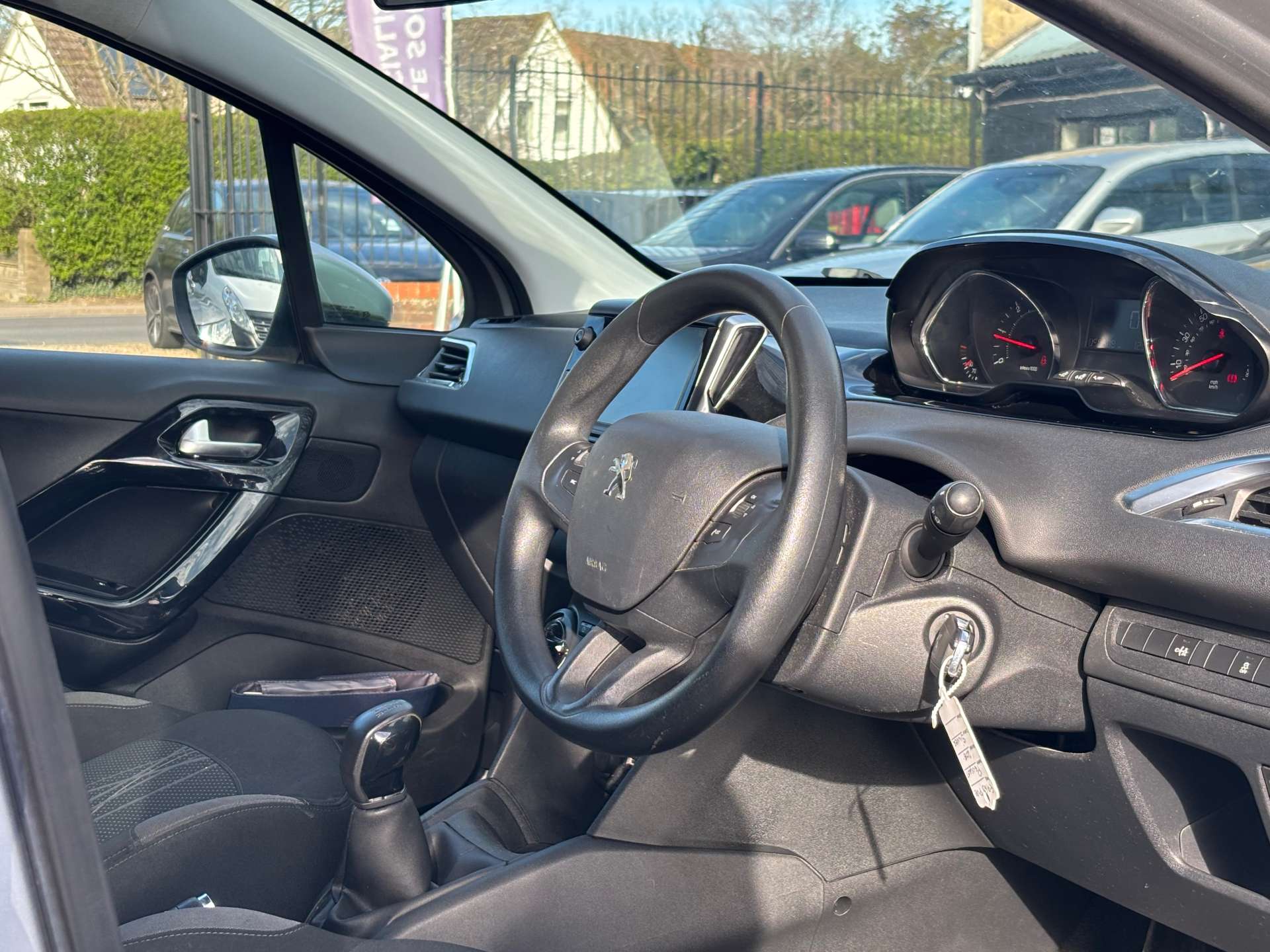 PEUGEOT 208 1.4 208 Active HDi 5dr #9