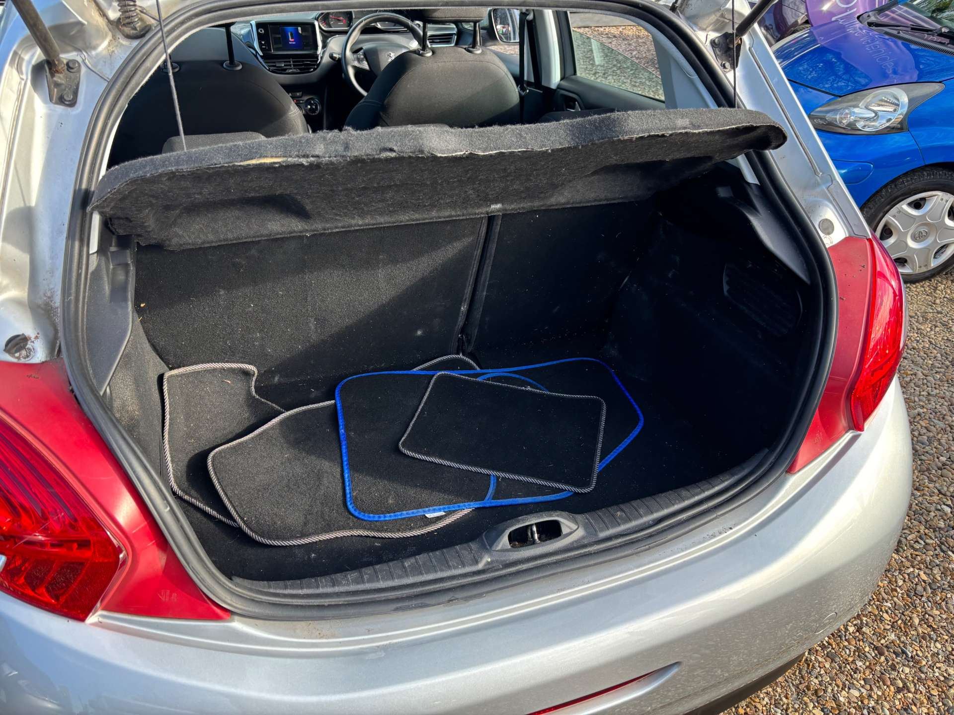 PEUGEOT 208 1.4 208 Active HDi 5dr #12