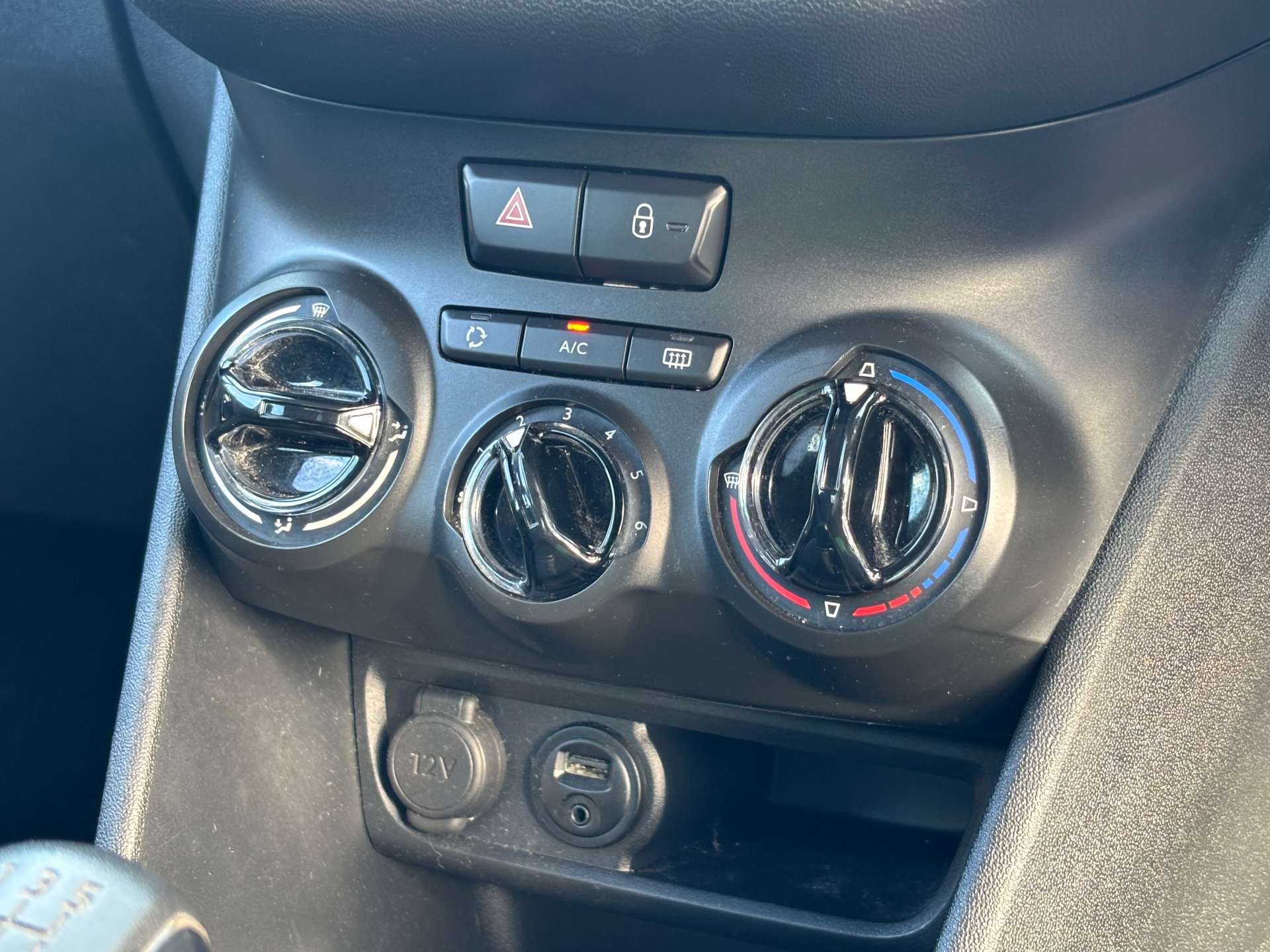 PEUGEOT 208 1.4 208 Active HDi 5dr #20