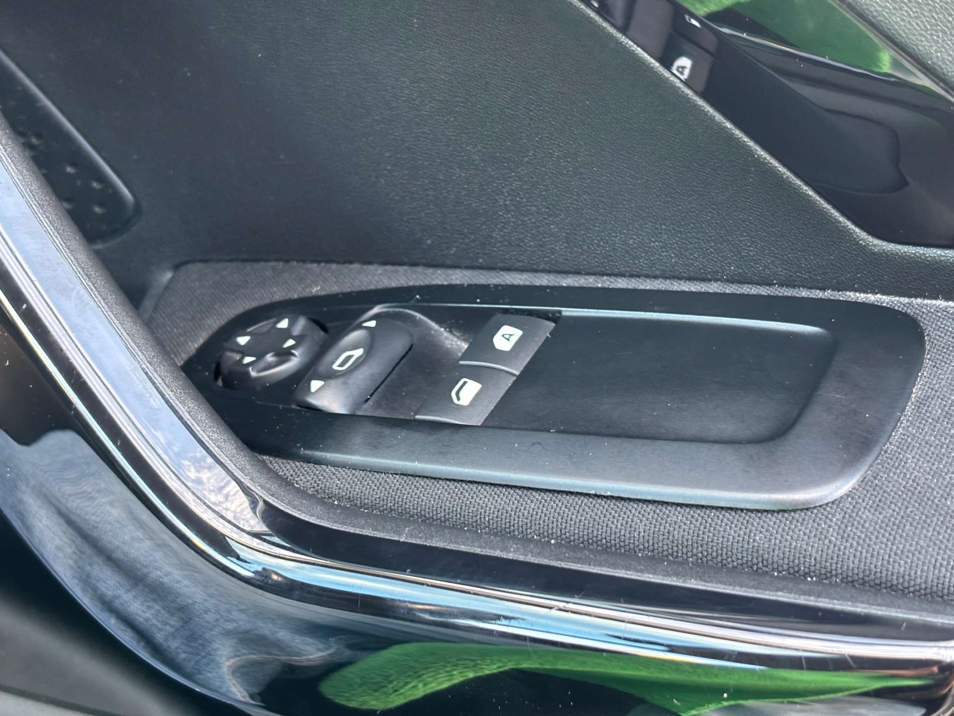 PEUGEOT 208 1.4 208 Active HDi 5dr #22