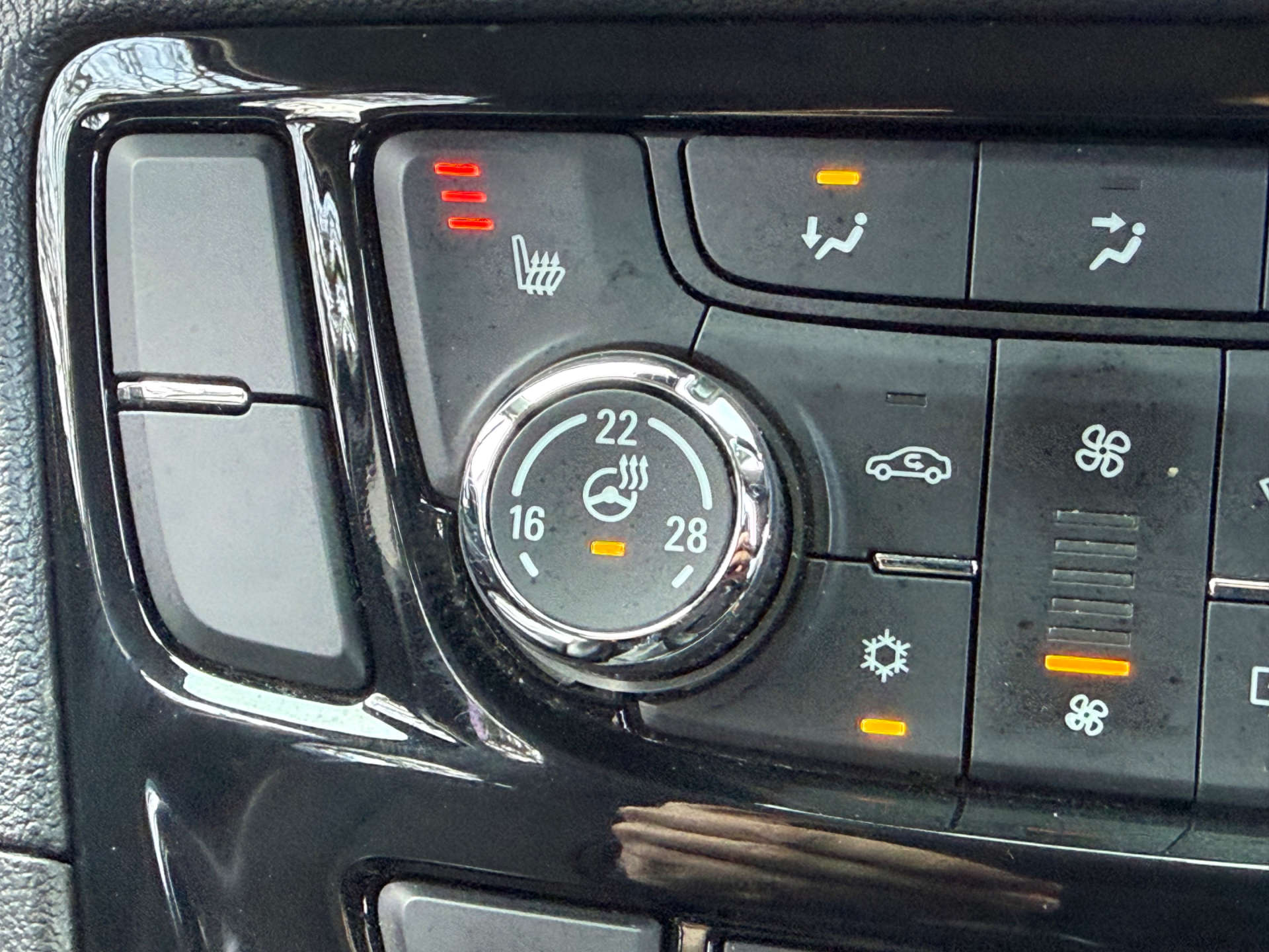 VAUXHALL MOKKA X 1.6 Mokka X Griffin ecoTec D S/S 5dr #22