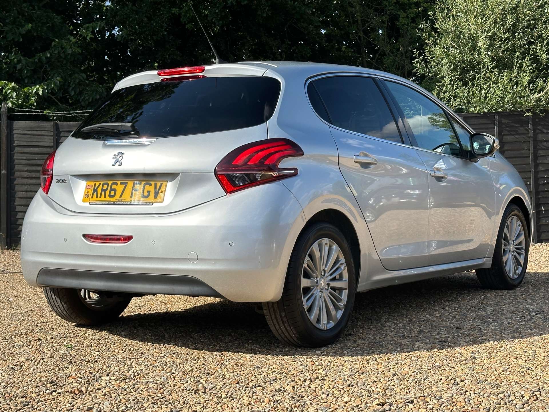 PEUGEOT 208 1.2 208 Allure 5dr #6