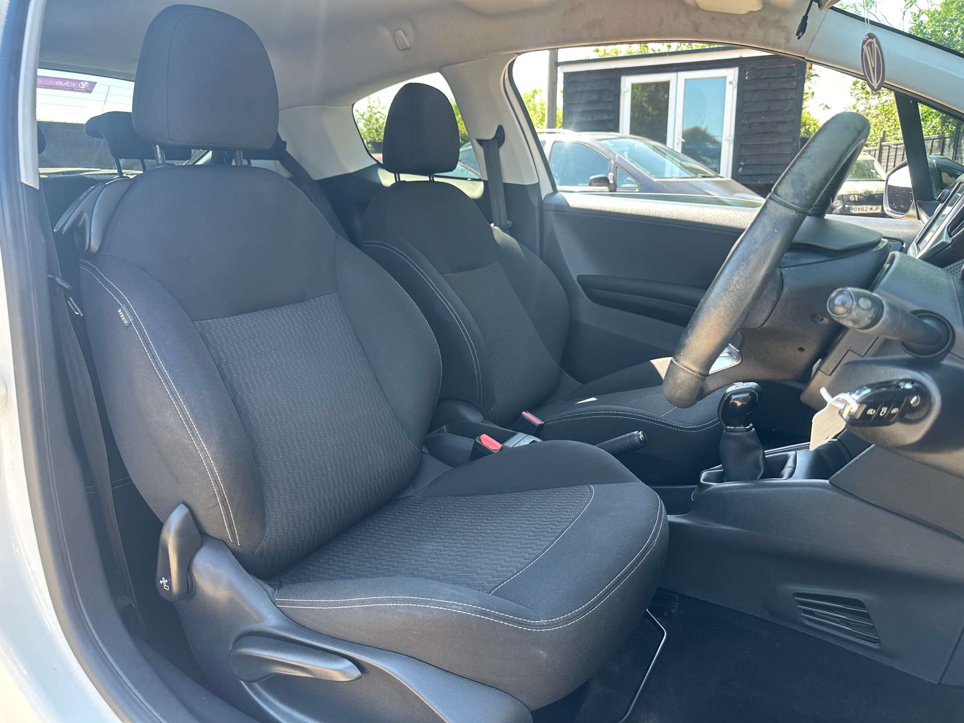 PEUGEOT 208 1.2 208 Black Edition 3dr #9