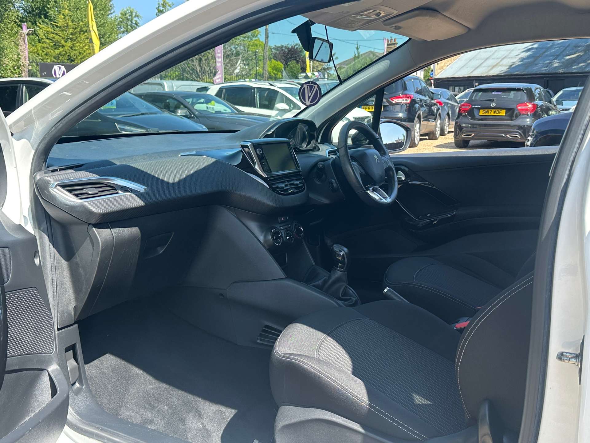 PEUGEOT 208 1.2 208 Black Edition 3dr #13