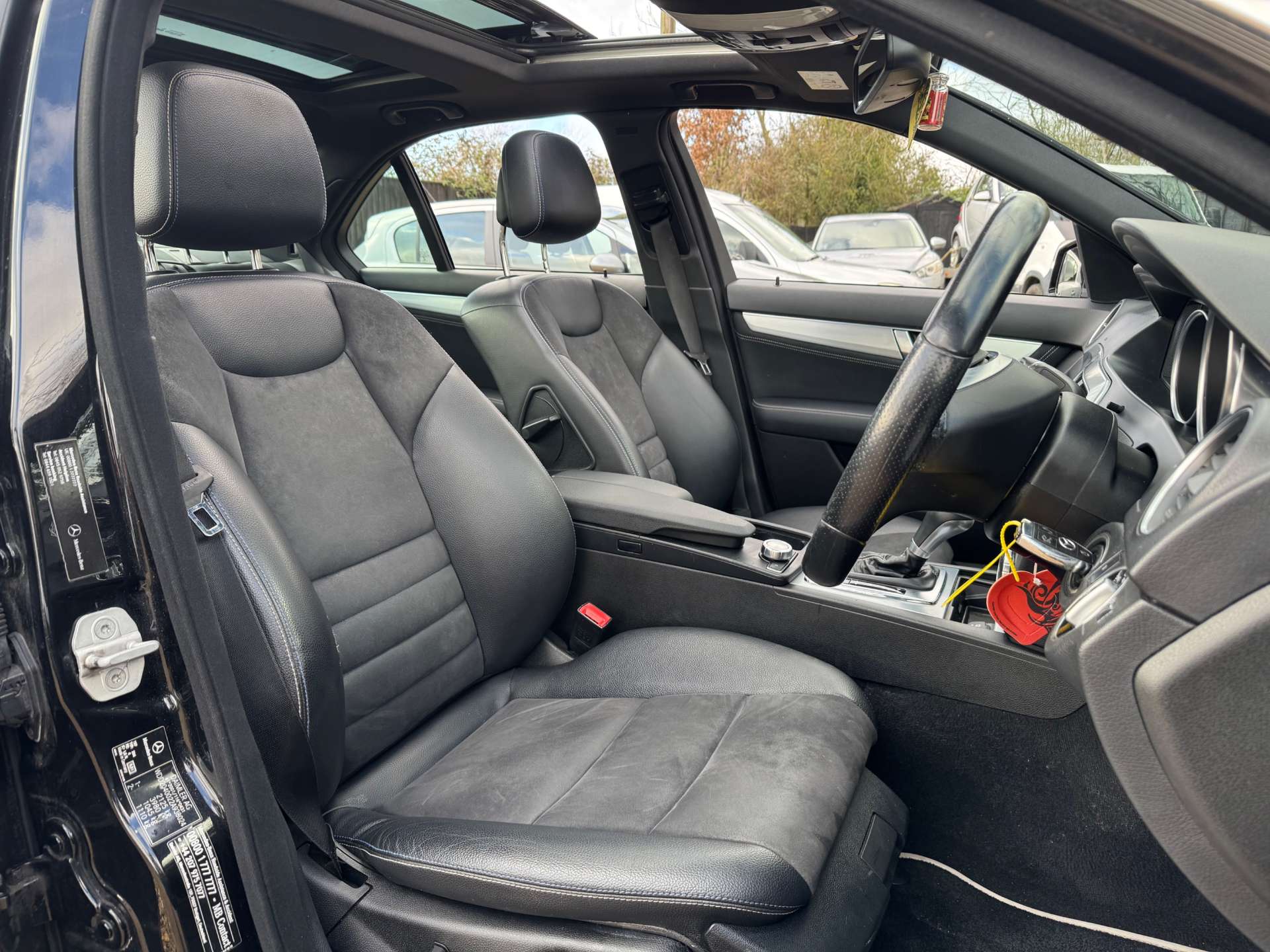 MERCEDES-BENZ C-CLASS 2.1 C220 AMG Sport Edition Premium+ CDi Auto 4dr #11