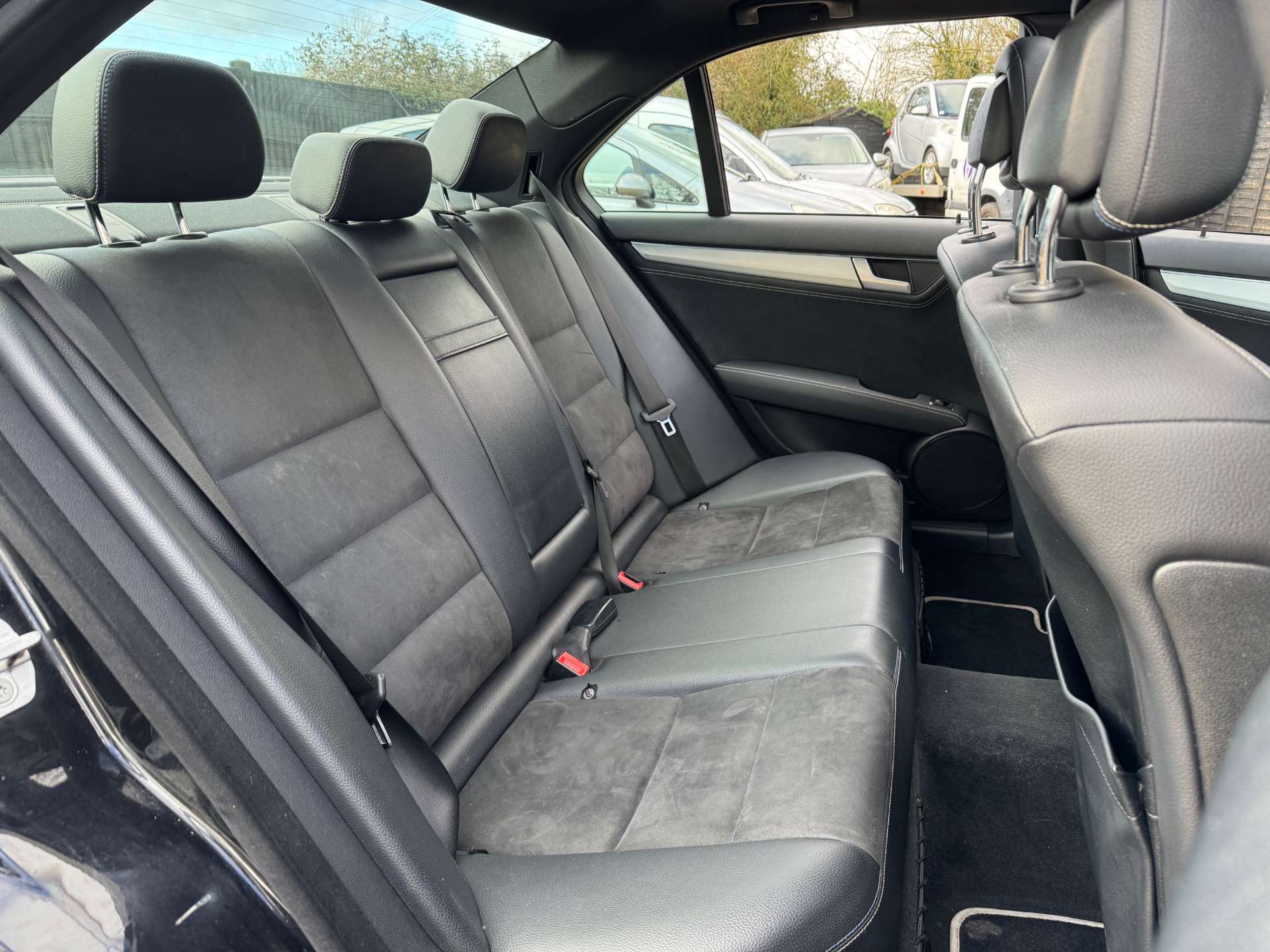 MERCEDES-BENZ C-CLASS 2.1 C220 AMG Sport Edition Premium+ CDi Auto 4dr #13