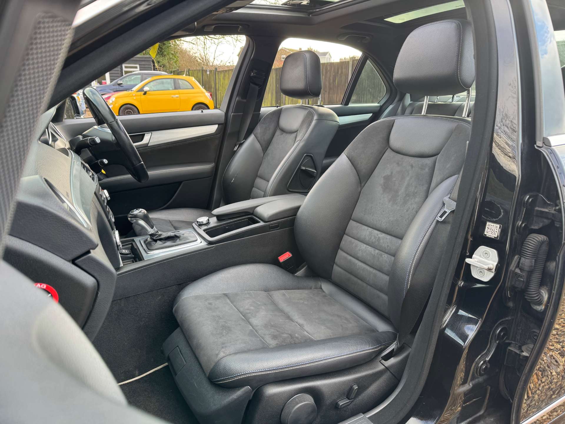 MERCEDES-BENZ C-CLASS 2.1 C220 AMG Sport Edition Premium+ CDi Auto 4dr #17