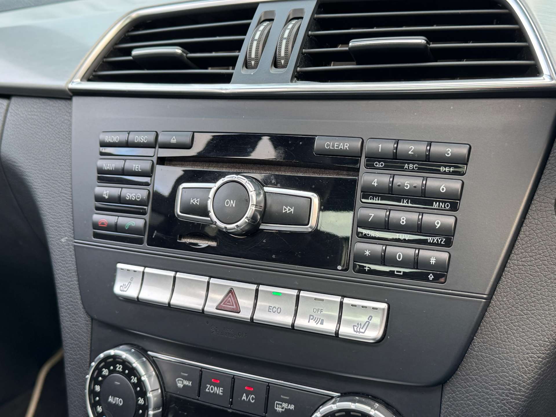 MERCEDES-BENZ C-CLASS 2.1 C220 AMG Sport Edition Premium+ CDi Auto 4dr #26