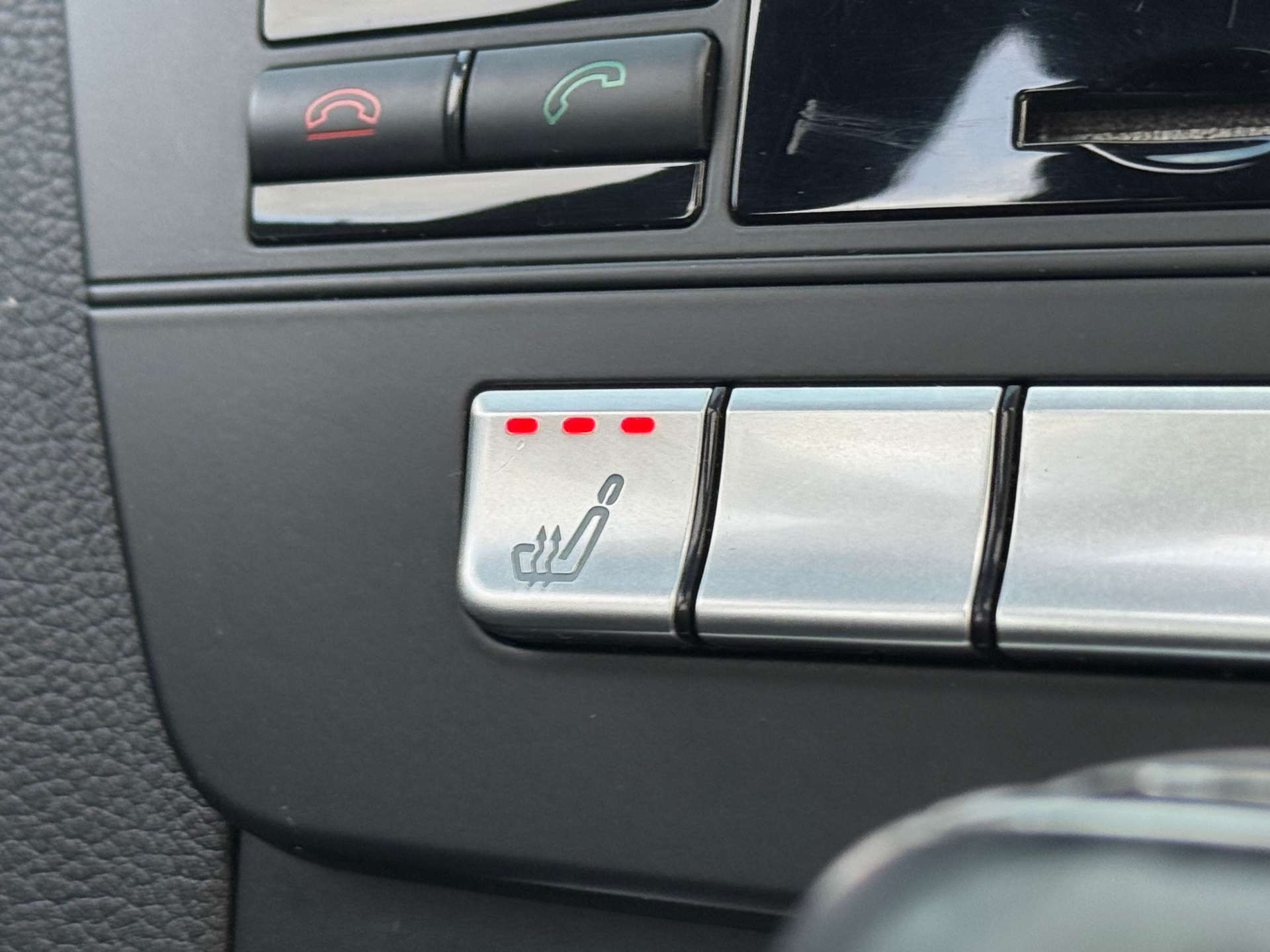 MERCEDES-BENZ C-CLASS 2.1 C220 AMG Sport Edition Premium+ CDi Auto 4dr #28