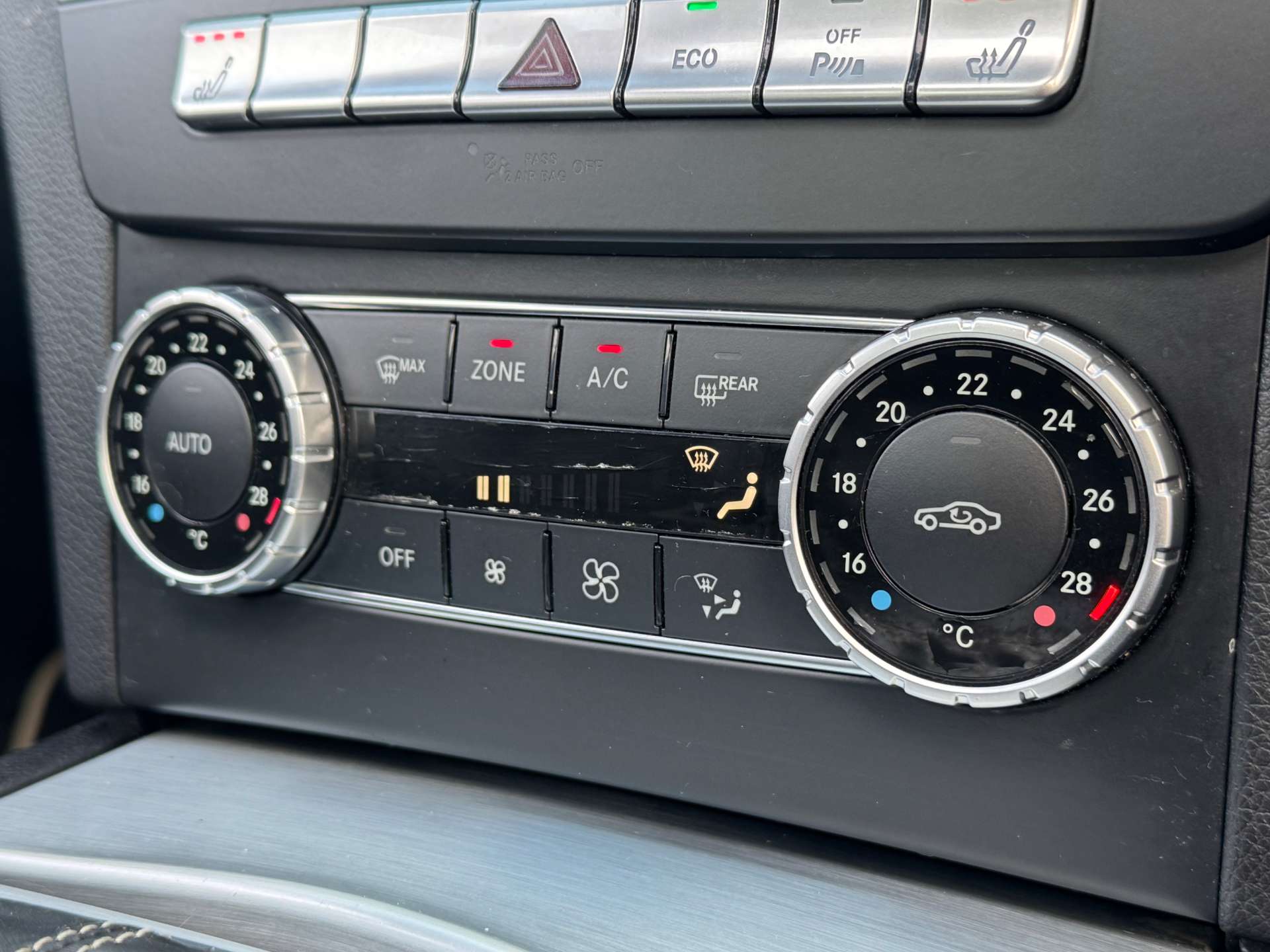 MERCEDES-BENZ C-CLASS 2.1 C220 AMG Sport Edition Premium+ CDi Auto 4dr #29