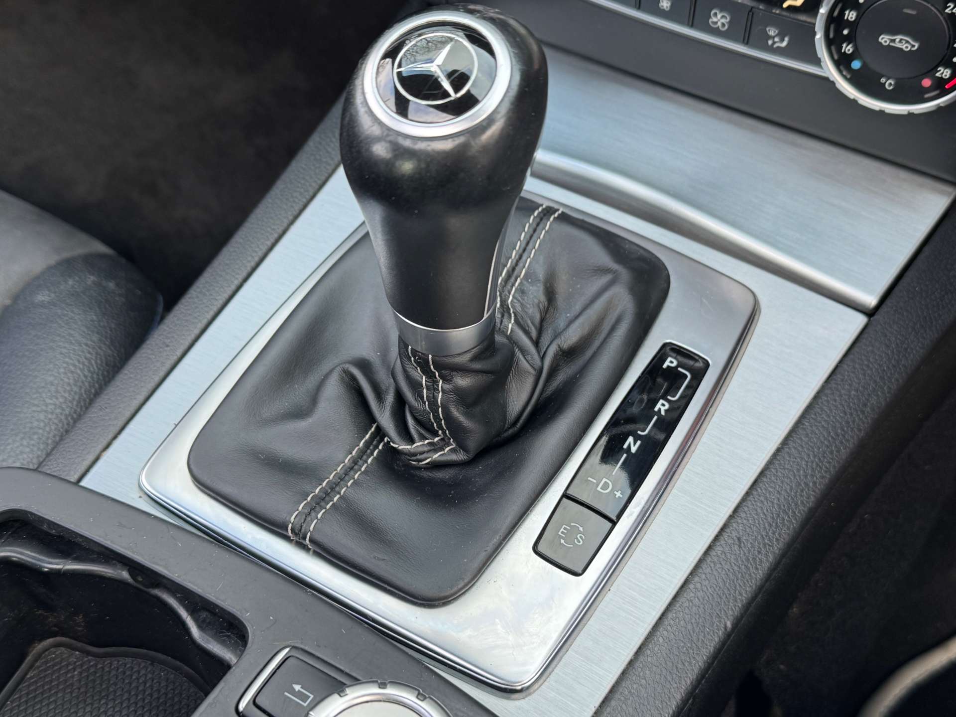 MERCEDES-BENZ C-CLASS 2.1 C220 AMG Sport Edition Premium+ CDi Auto 4dr #30