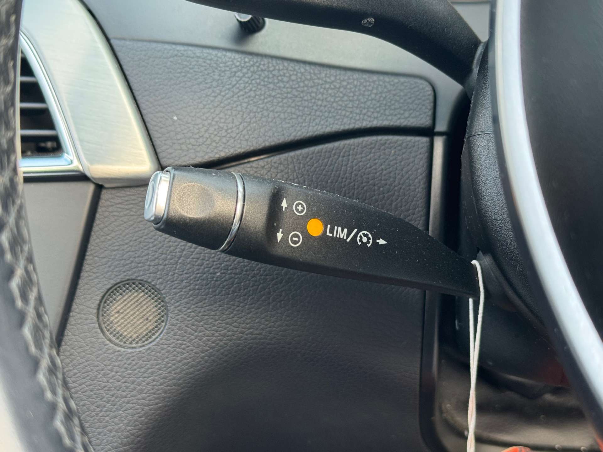 MERCEDES-BENZ C-CLASS 2.1 C220 AMG Sport Edition Premium+ CDi Auto 4dr #32