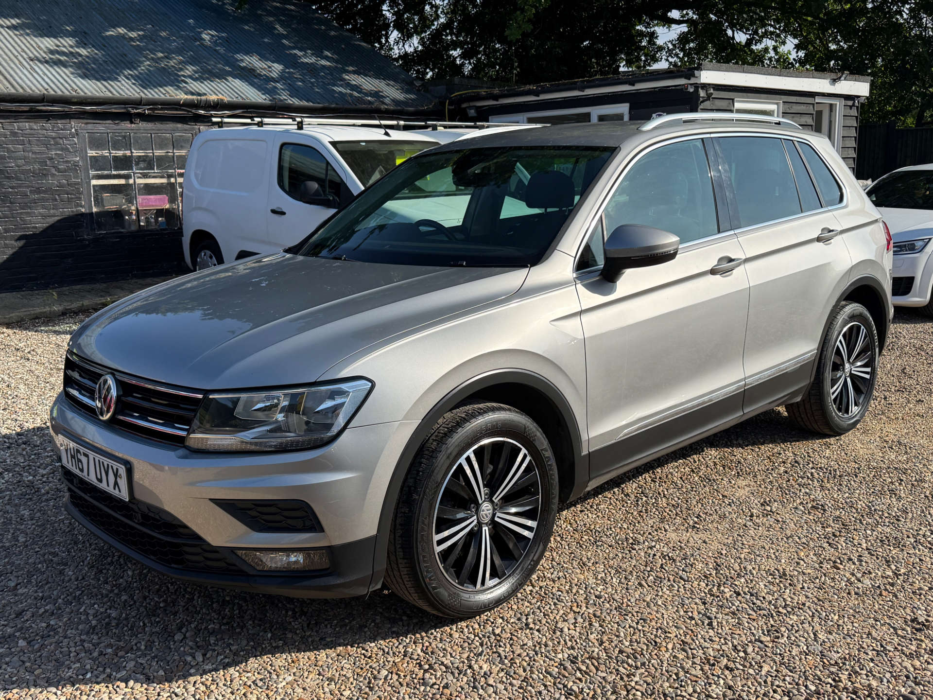 VOLKSWAGEN TIGUAN 2.0 Tiguan SE Nav TDI BlueMotion Technology 4Motion Semi-Auto 4WD 5dr #2