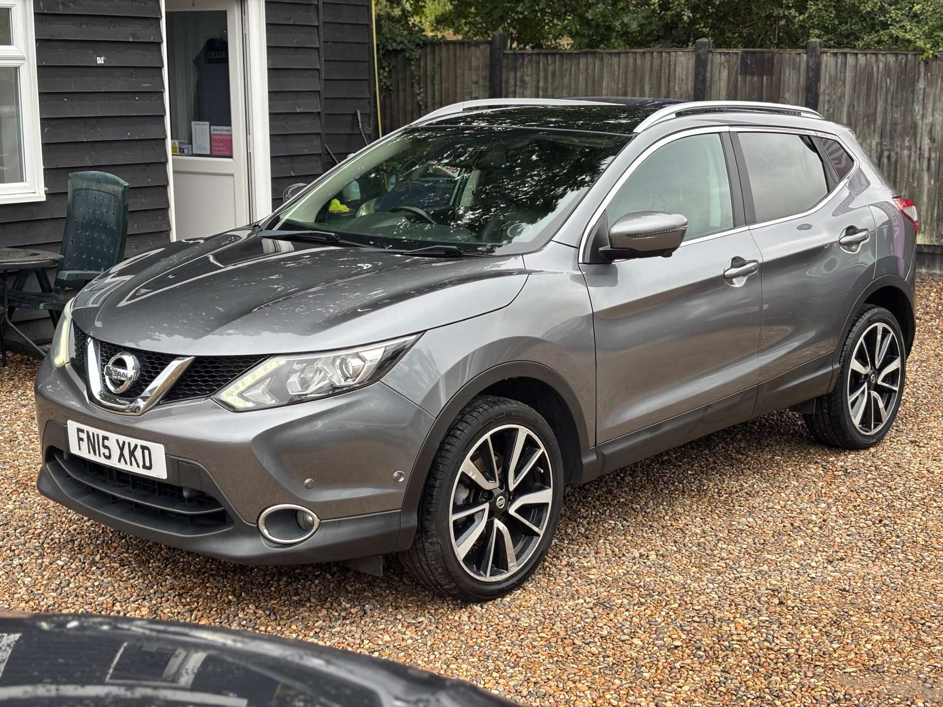 NISSAN QASHQAI 1.5 Qashqai Tekna dCi 5dr #2