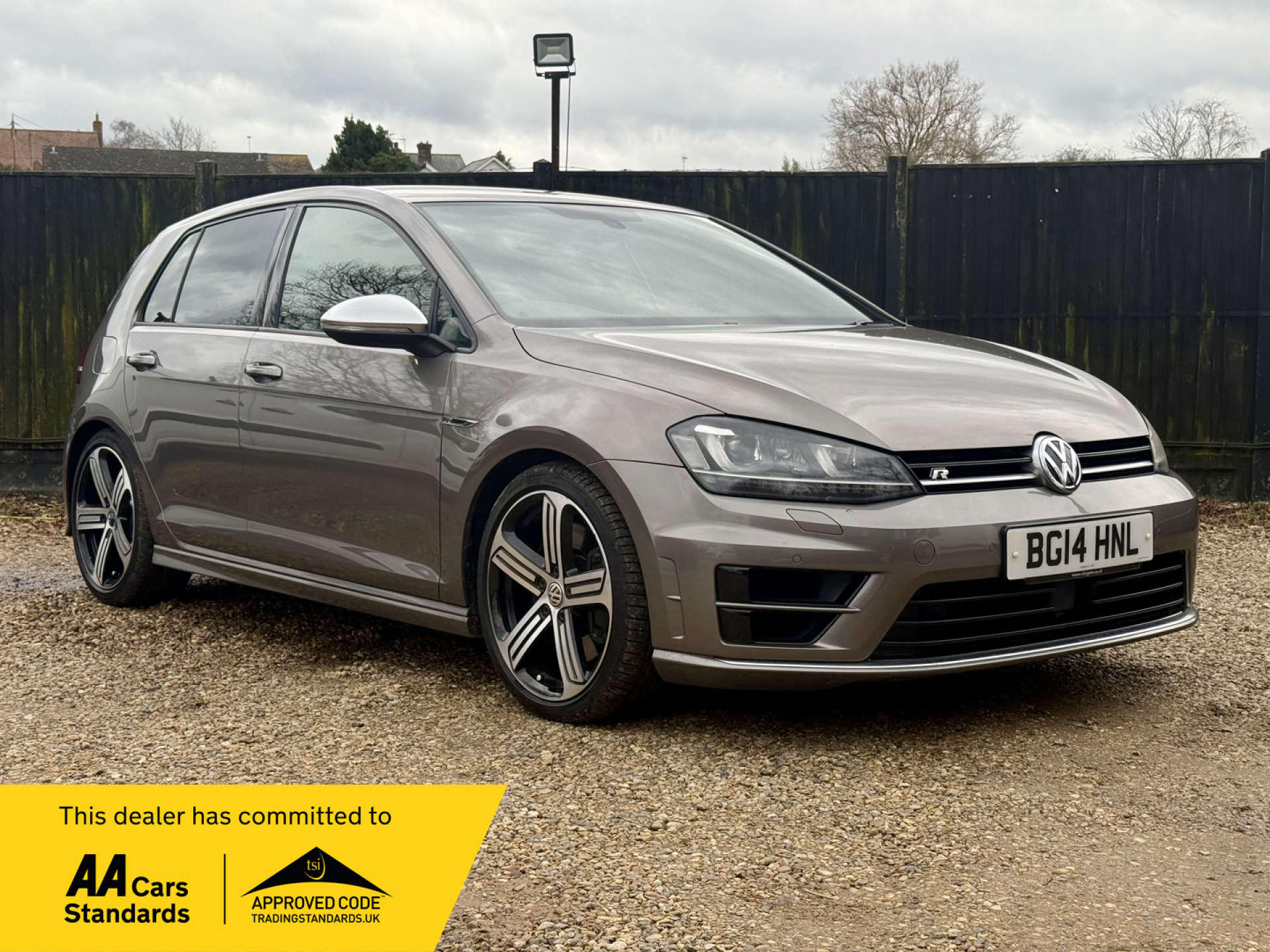 VOLKSWAGEN GOLF 2.0 Golf R 4WD 5dr