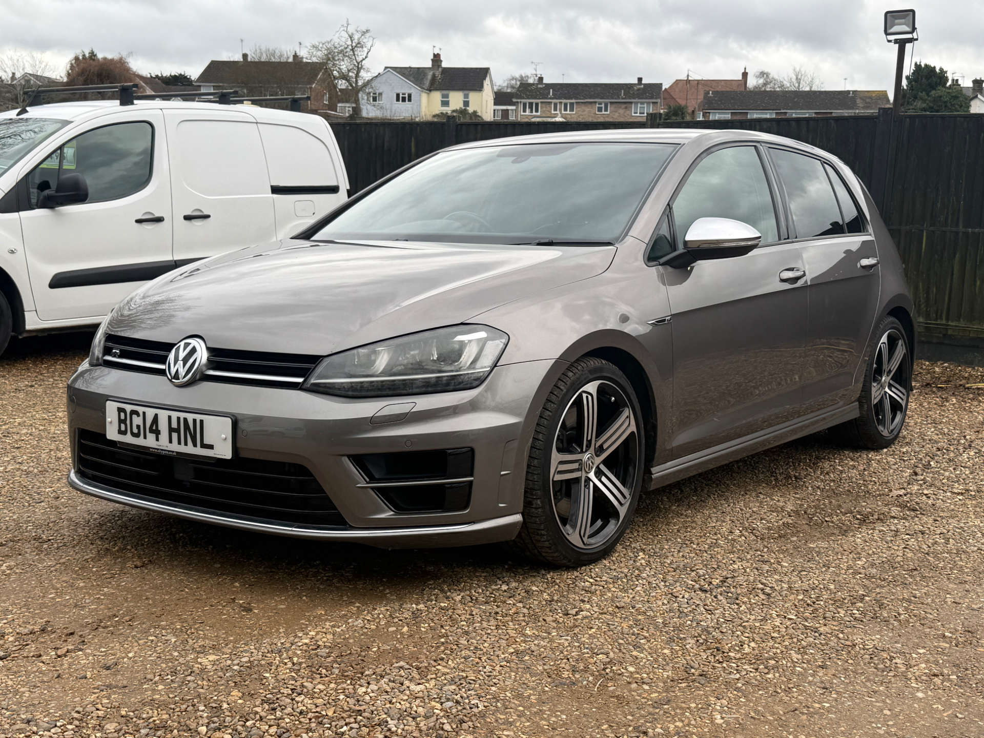 VOLKSWAGEN GOLF 2.0 Golf R 4WD 5dr #2