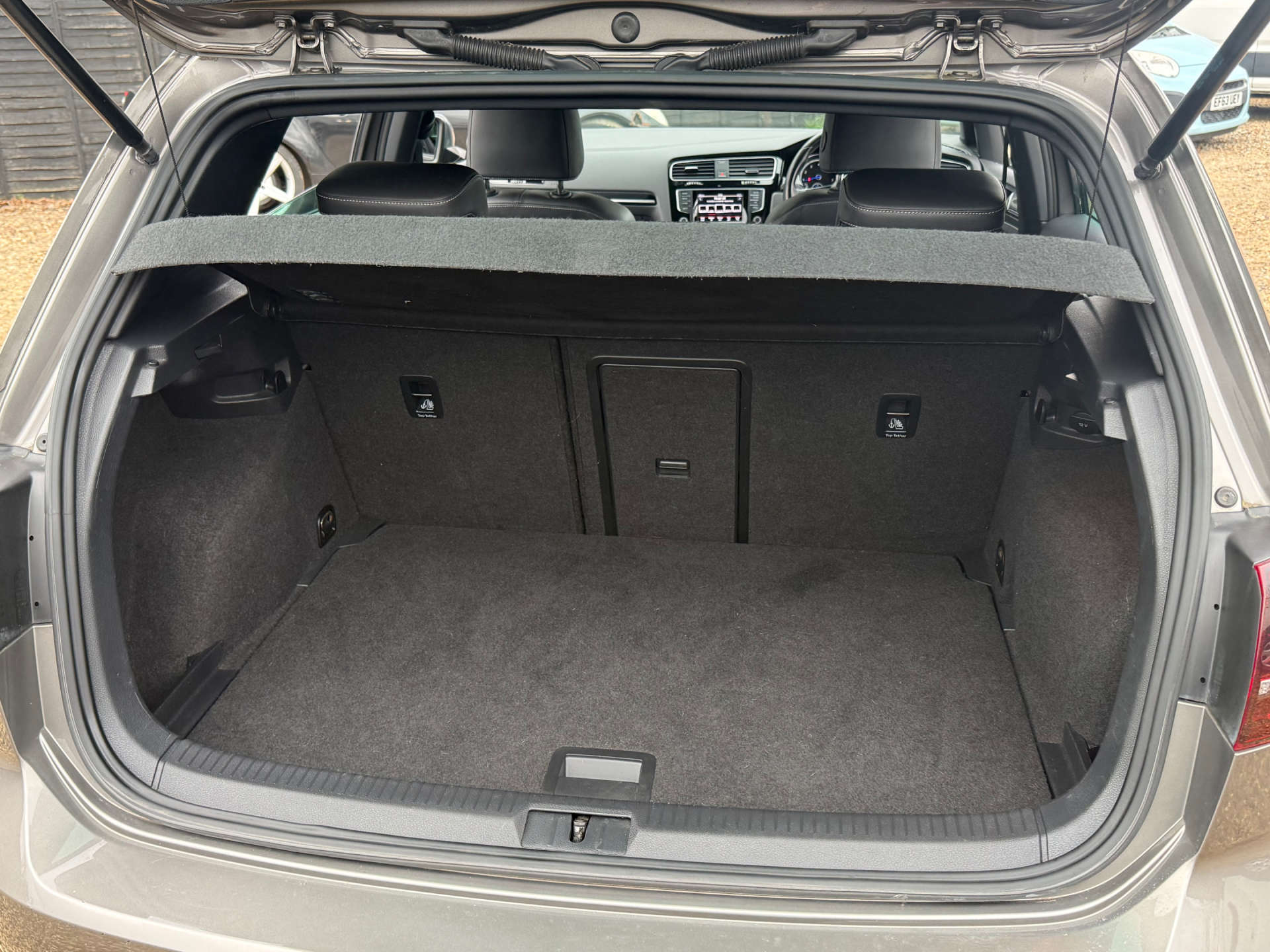 VOLKSWAGEN GOLF 2.0 Golf R 4WD 5dr #13