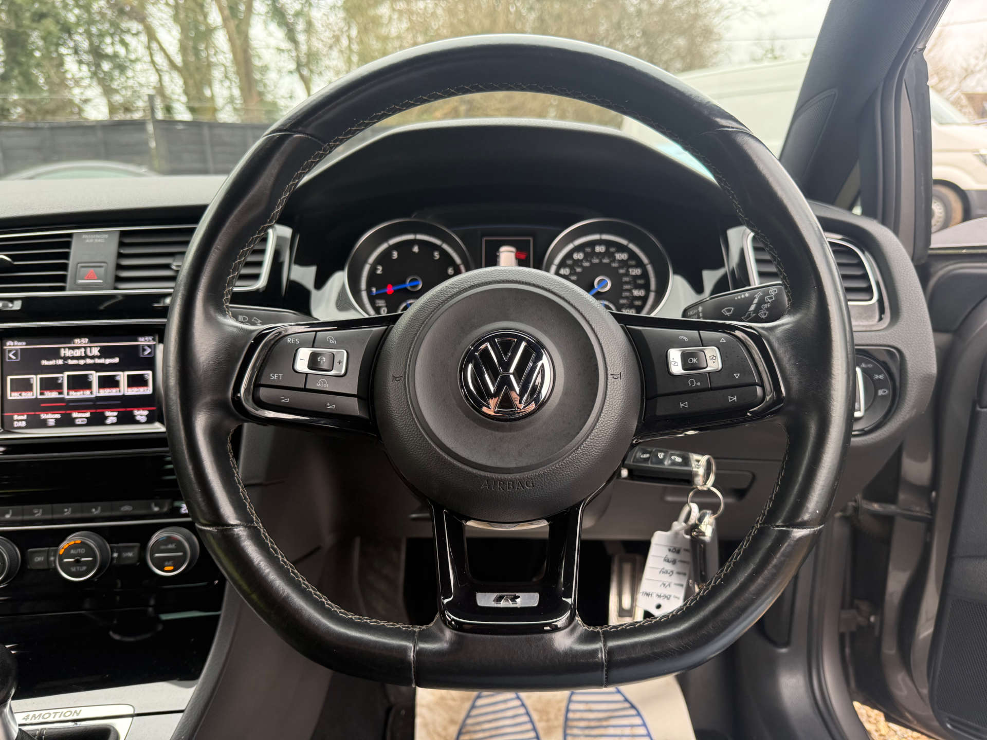 VOLKSWAGEN GOLF 2.0 Golf R 4WD 5dr #17