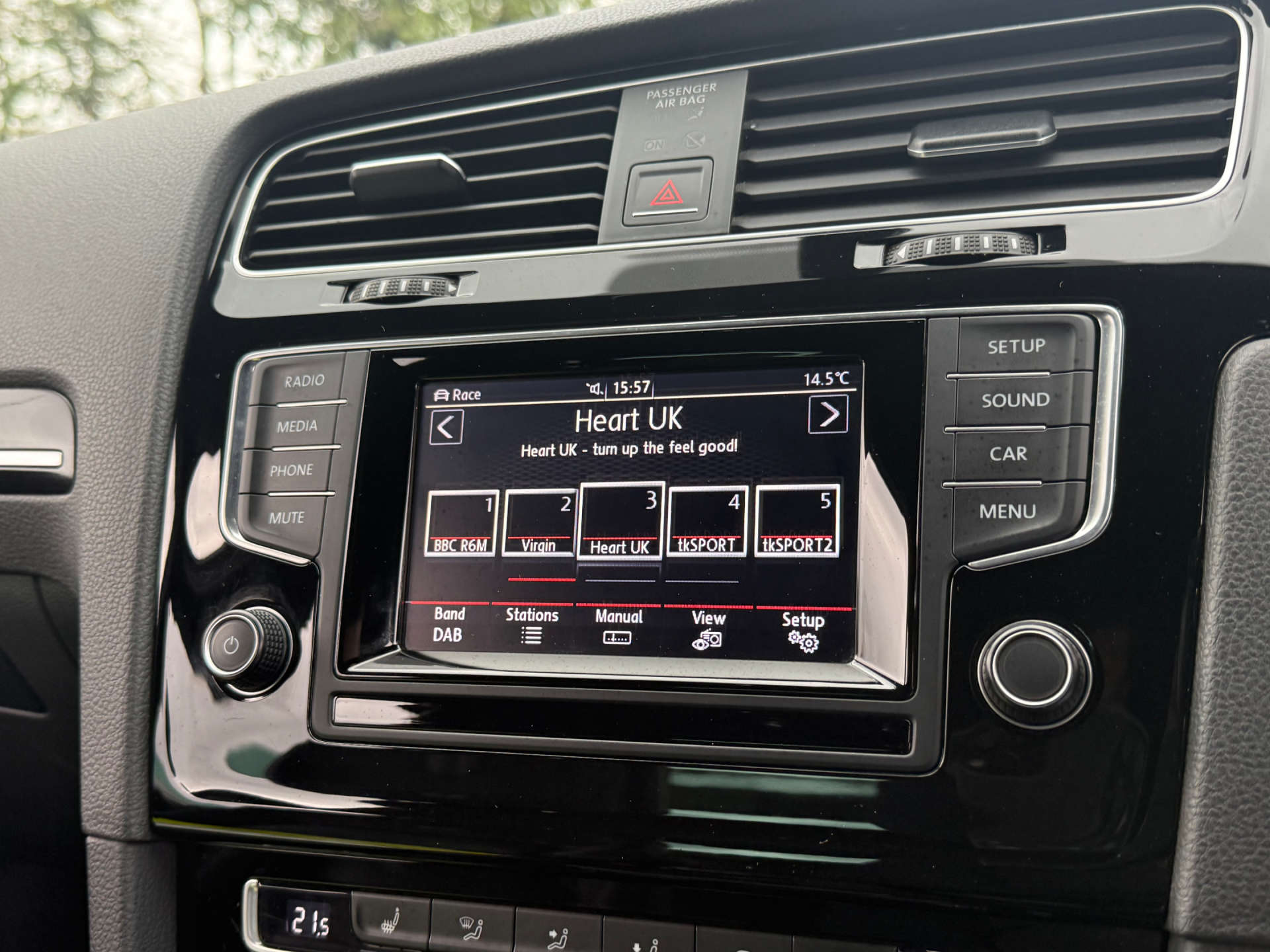 VOLKSWAGEN GOLF 2.0 Golf R 4WD 5dr #19