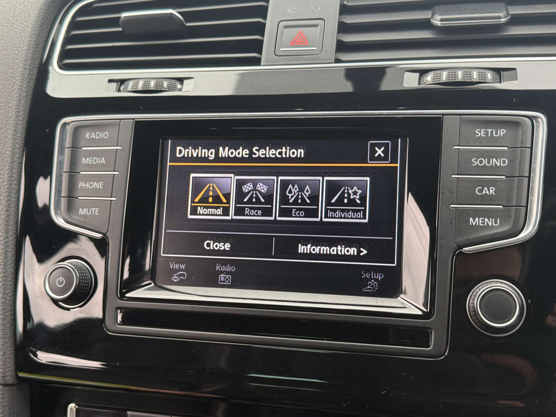 VOLKSWAGEN GOLF 2.0 Golf R 4WD 5dr #24