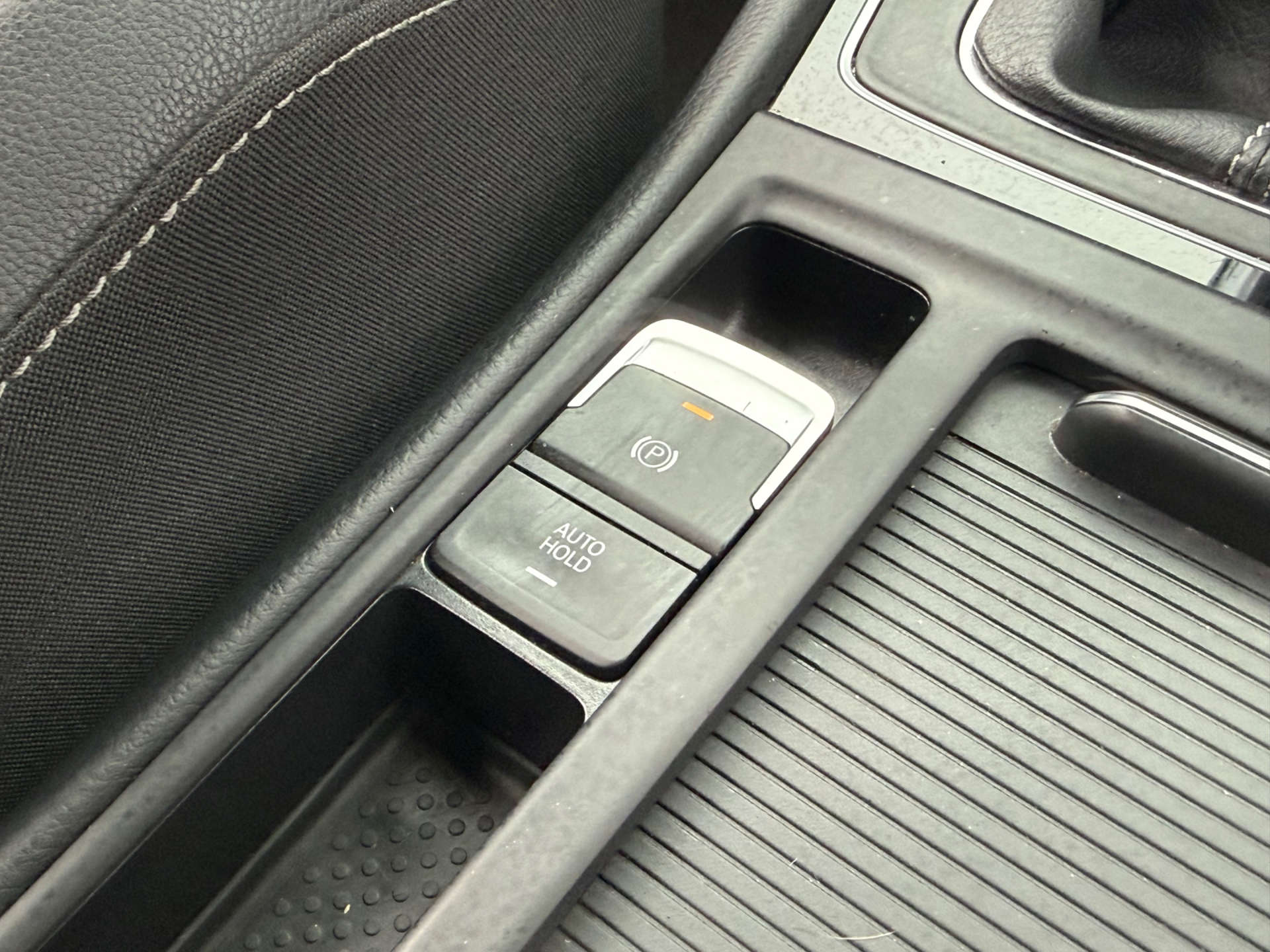 VOLKSWAGEN GOLF 2.0 Golf R 4WD 5dr #25