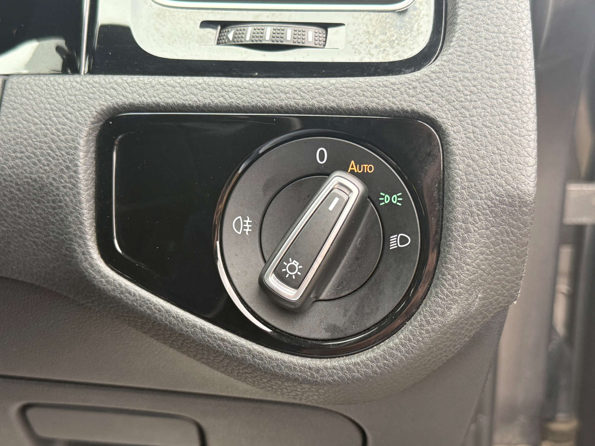 VOLKSWAGEN GOLF 2.0 Golf R 4WD 5dr #29