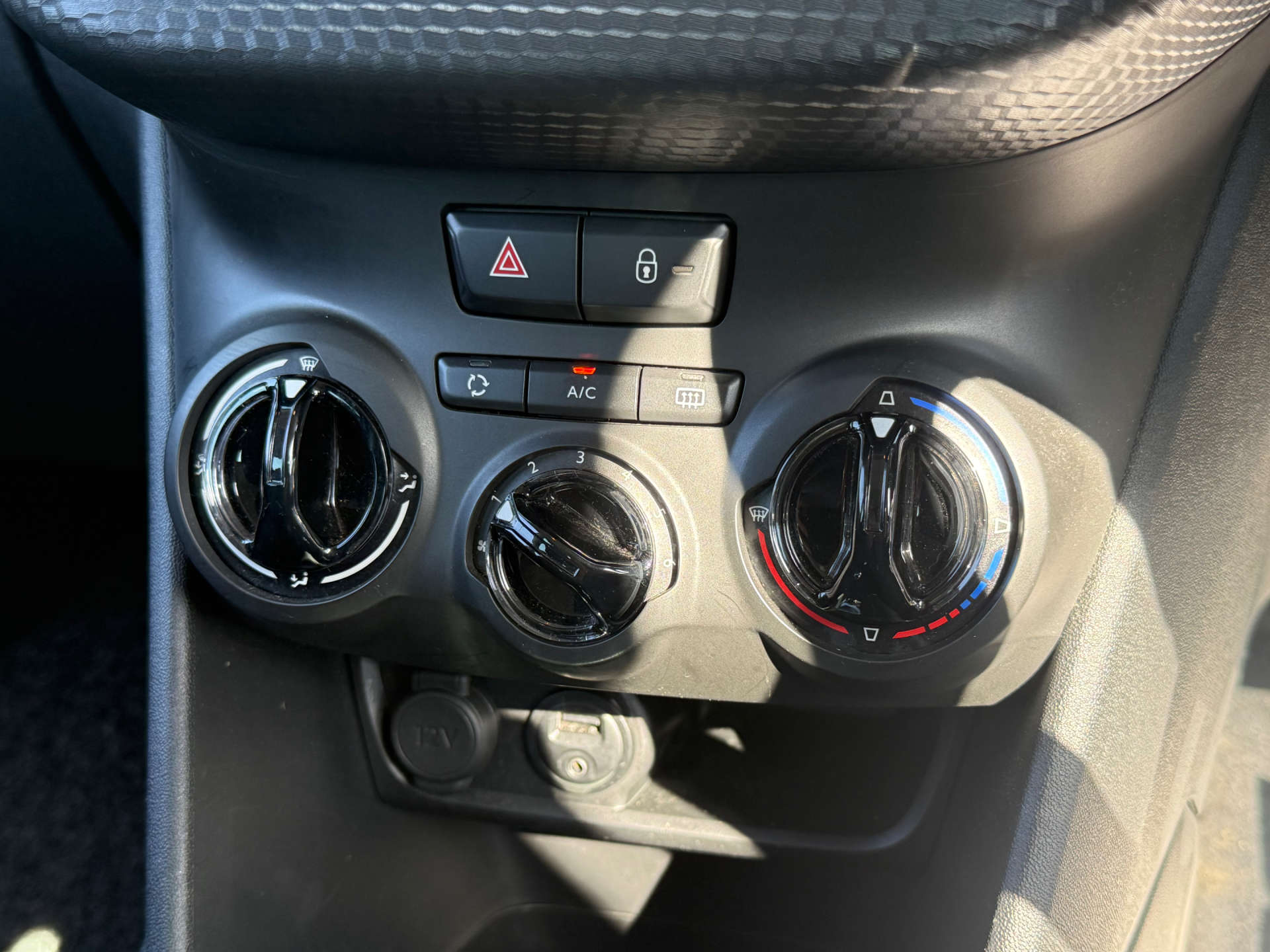 PEUGEOT 208 1.2 208 Active S/S Semi-Auto 5dr #18