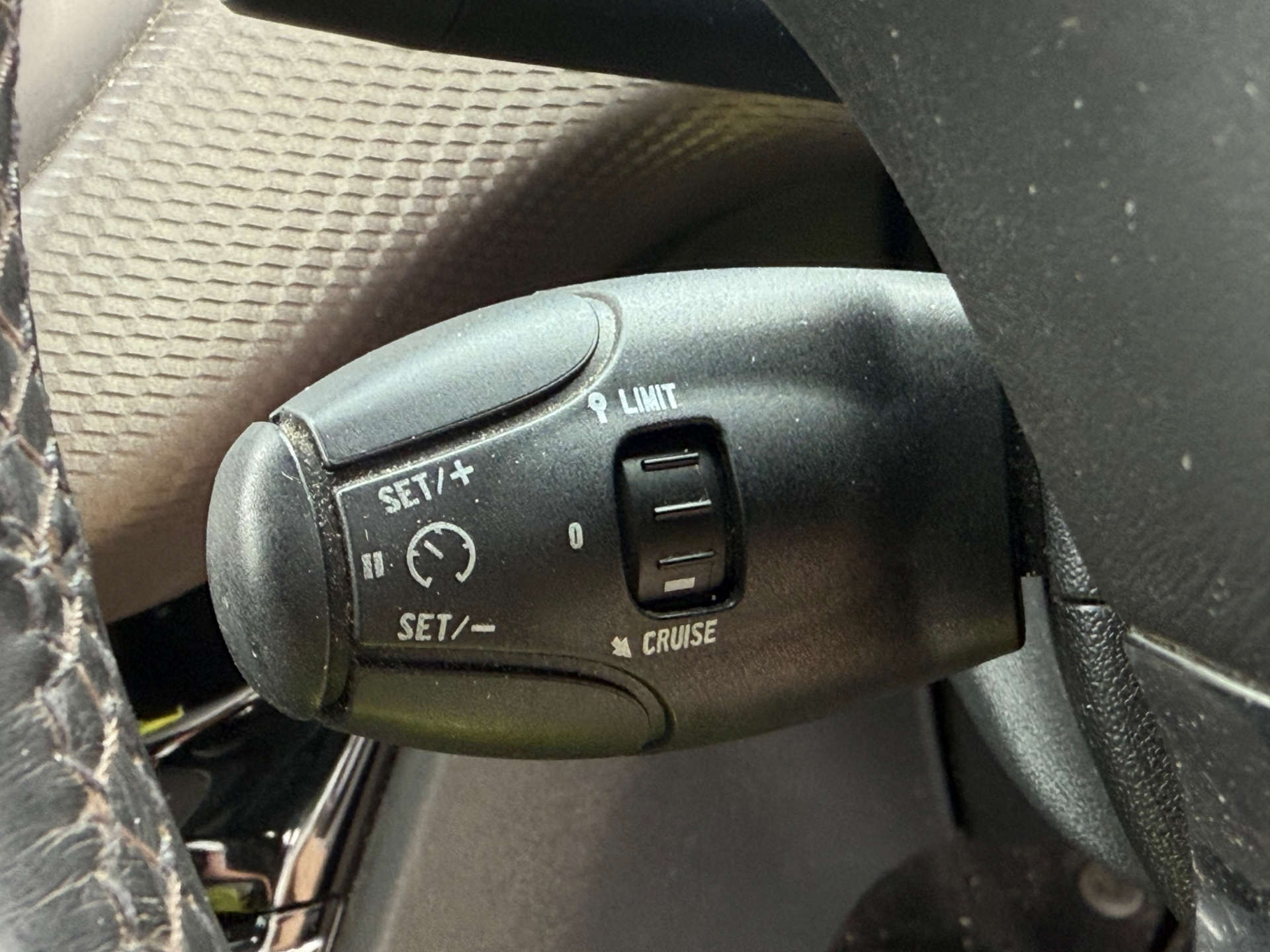 PEUGEOT 2008 1.2 2008 Allure 5dr #24
