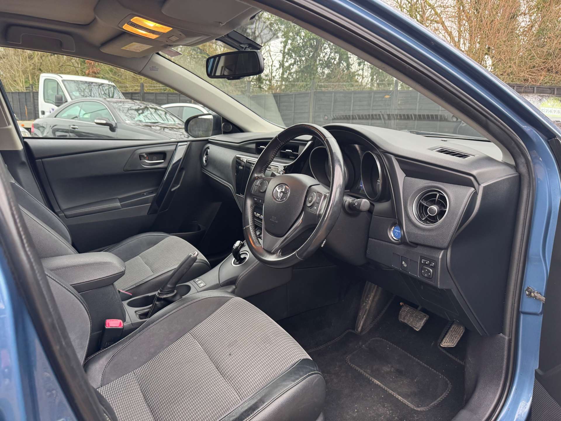 TOYOTA AURIS 1.8 Auris Excel VVT-i Hybrid CVT 5dr #8