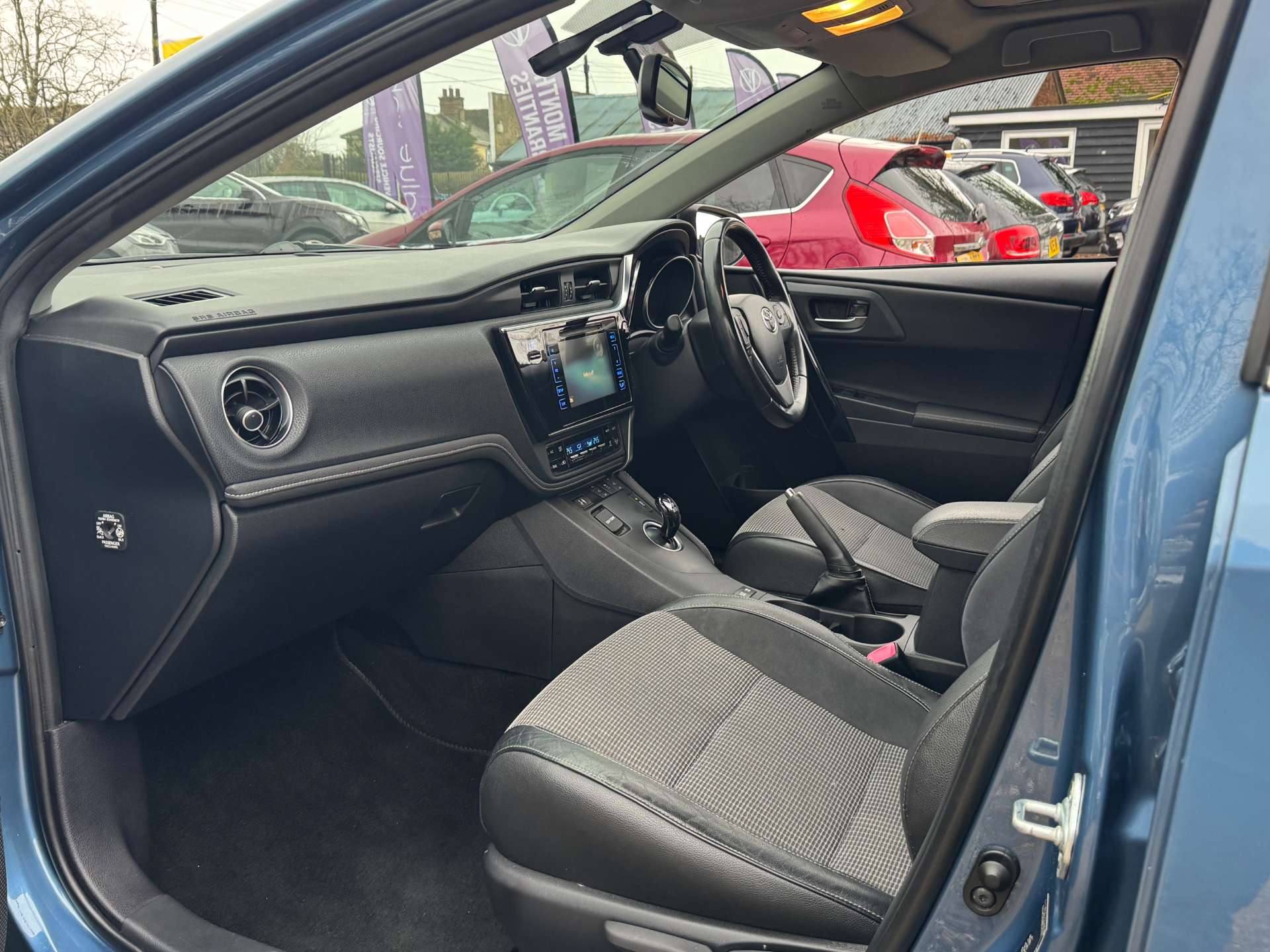 TOYOTA AURIS 1.8 Auris Excel VVT-i Hybrid CVT 5dr #14