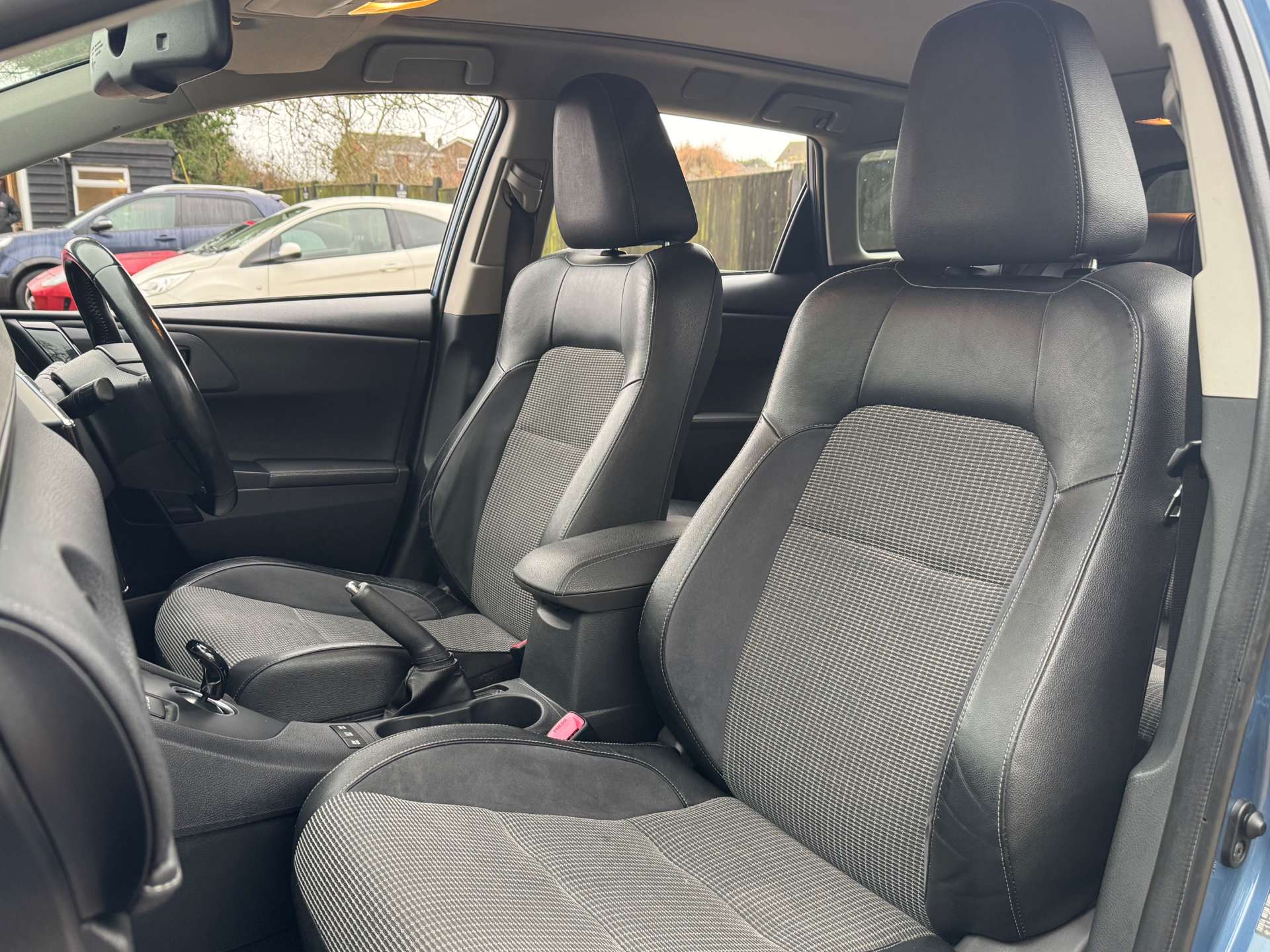 TOYOTA AURIS 1.8 Auris Excel VVT-i Hybrid CVT 5dr #15