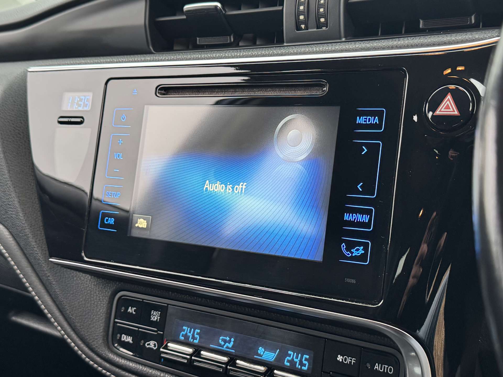 TOYOTA AURIS 1.8 Auris Excel VVT-i Hybrid CVT 5dr #18