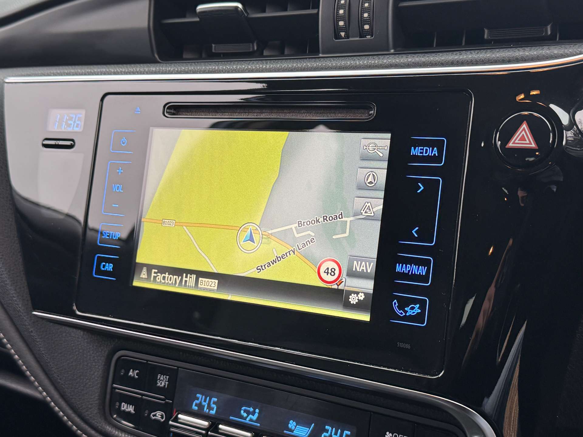 TOYOTA AURIS 1.8 Auris Excel VVT-i Hybrid CVT 5dr #21