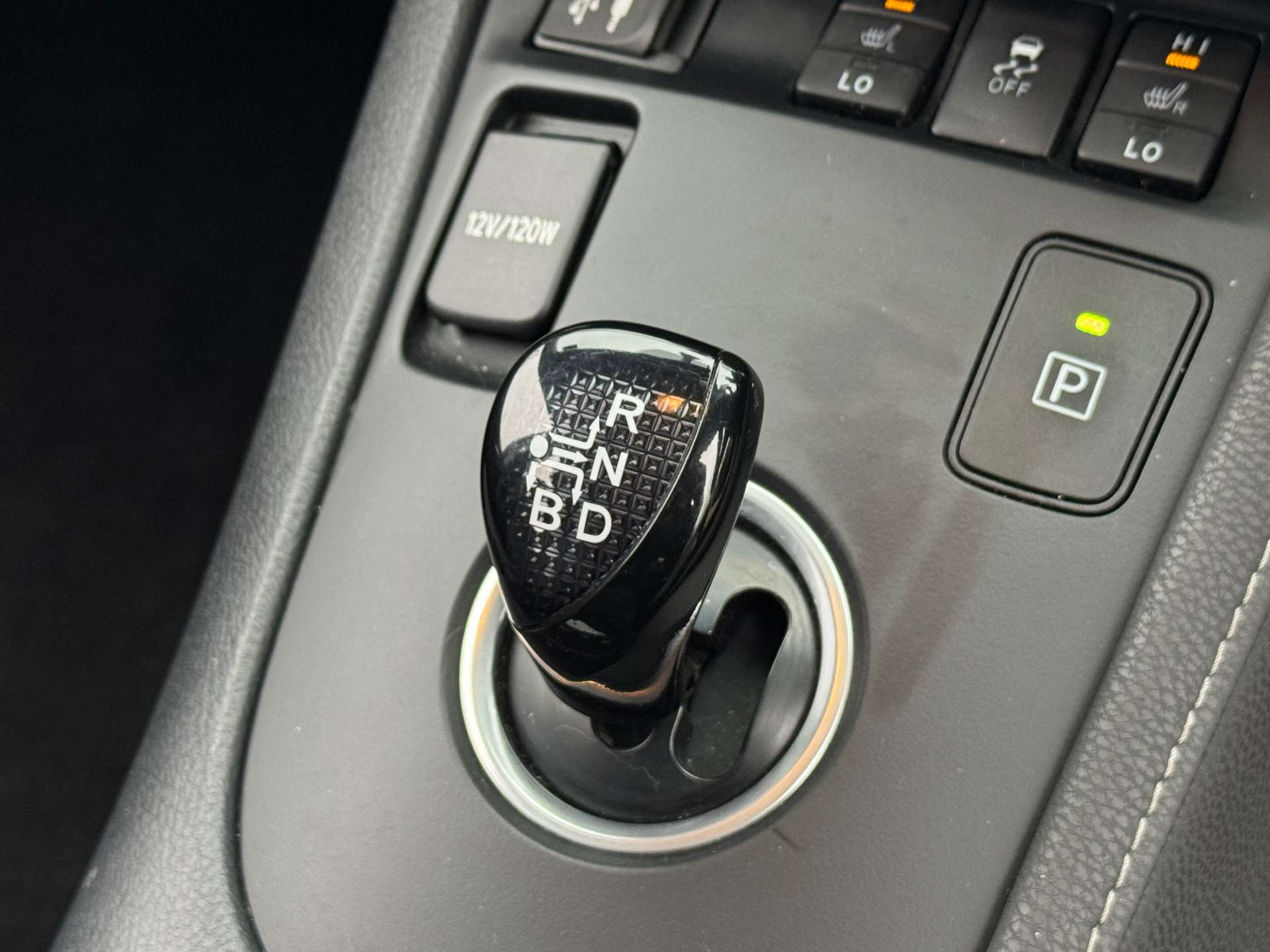 TOYOTA AURIS 1.8 Auris Excel VVT-i Hybrid CVT 5dr #25