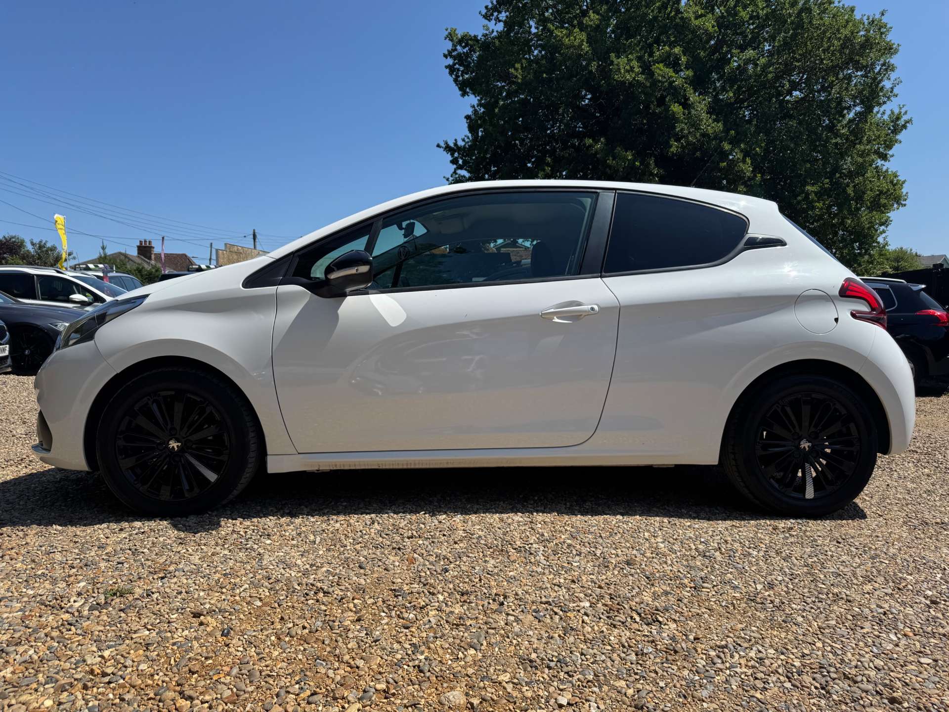 PEUGEOT 208 1.2 208 Black Edition 3dr #3