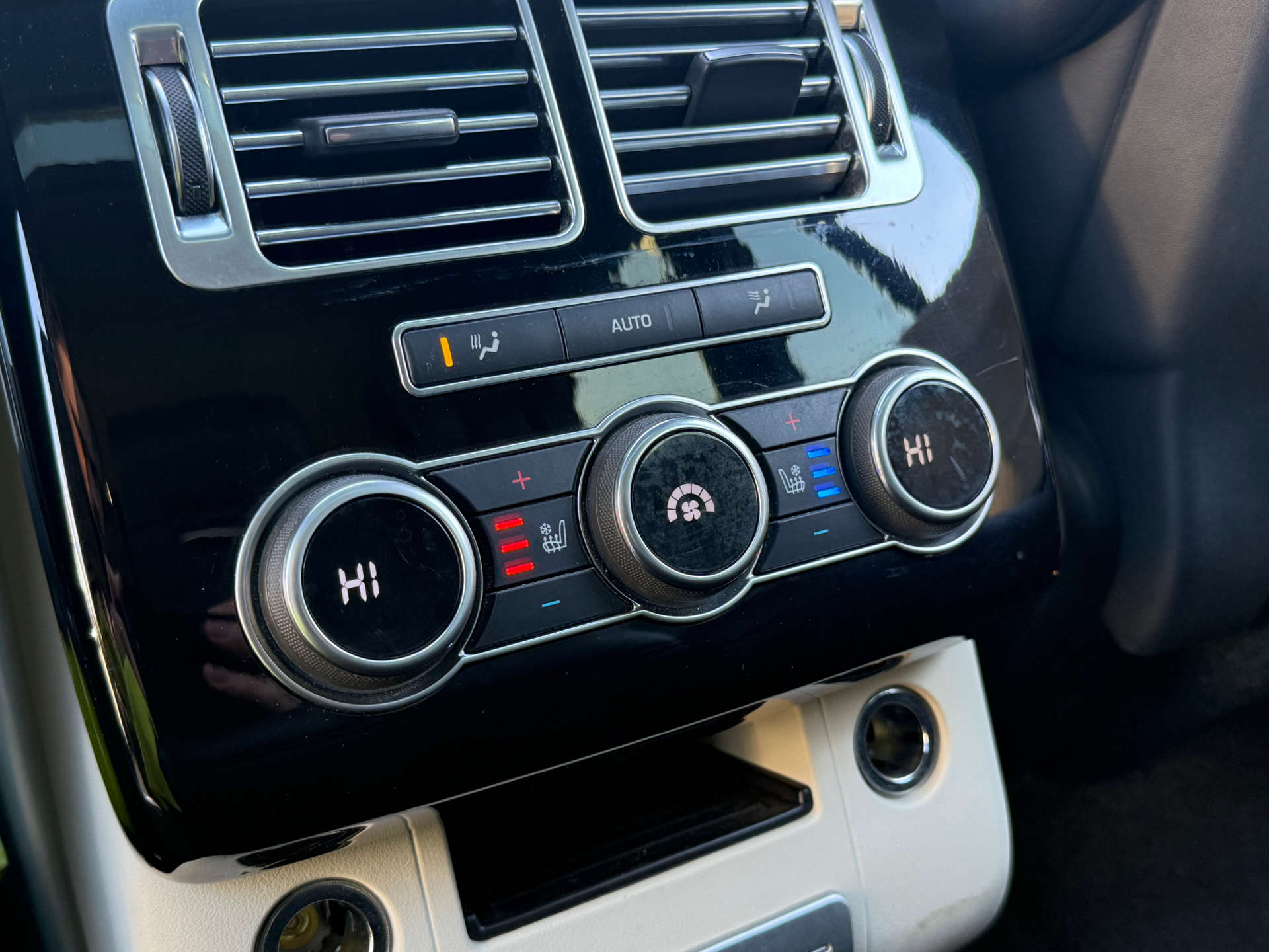 LAND ROVER RANGE ROVER 3.0 Range Rover Autobiography TDV6 Auto 4WD 5dr #24