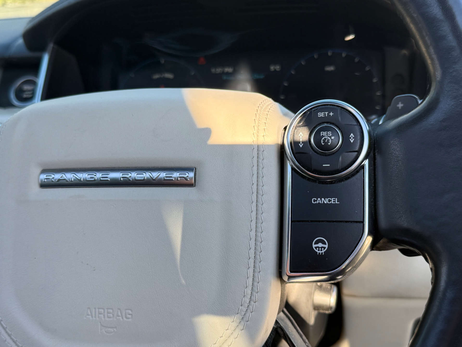 LAND ROVER RANGE ROVER 3.0 Range Rover Autobiography TDV6 Auto 4WD 5dr #39