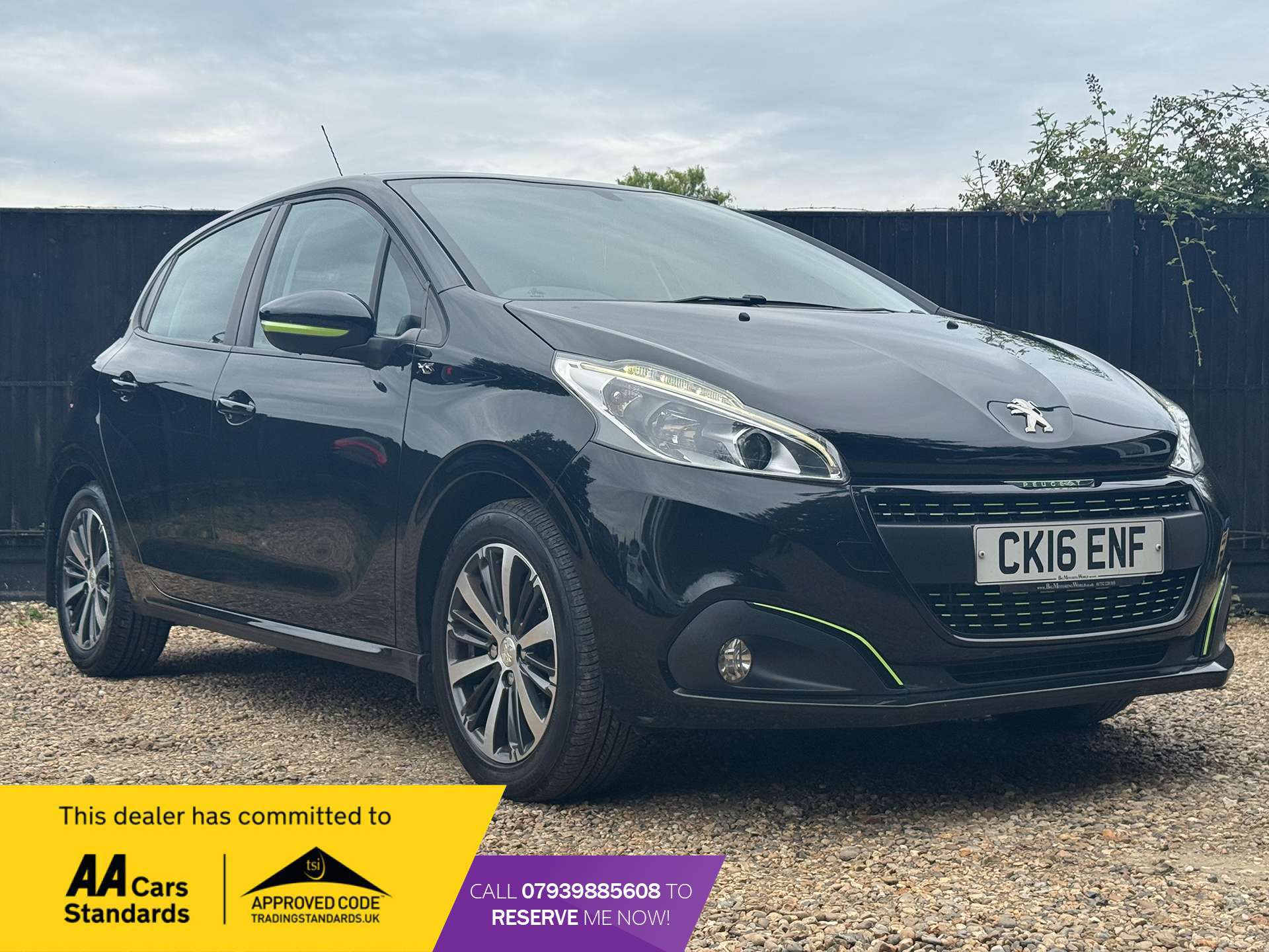 PEUGEOT 208 1.2 208 XS Lime 5dr