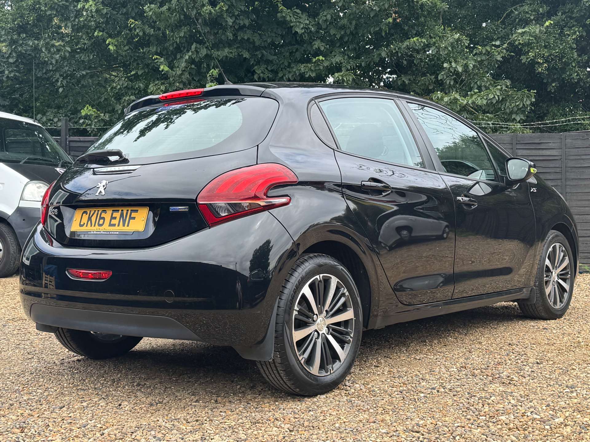 PEUGEOT 208 1.2 208 XS Lime 5dr #6
