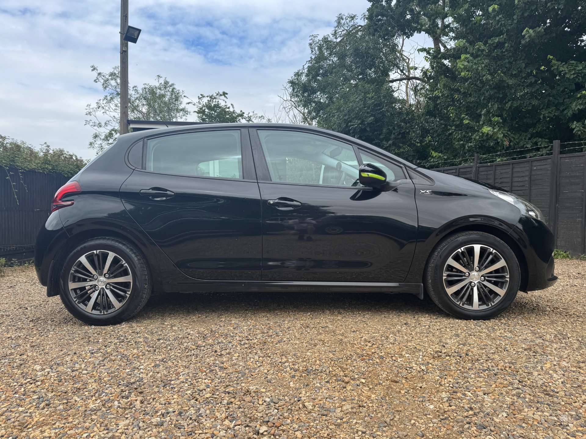 PEUGEOT 208 1.2 208 XS Lime 5dr #7
