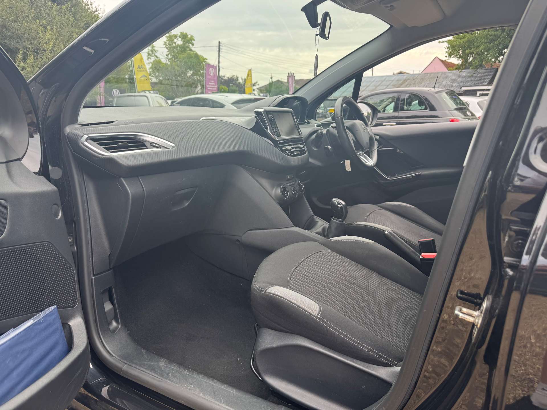 PEUGEOT 208 1.2 208 XS Lime 5dr #14