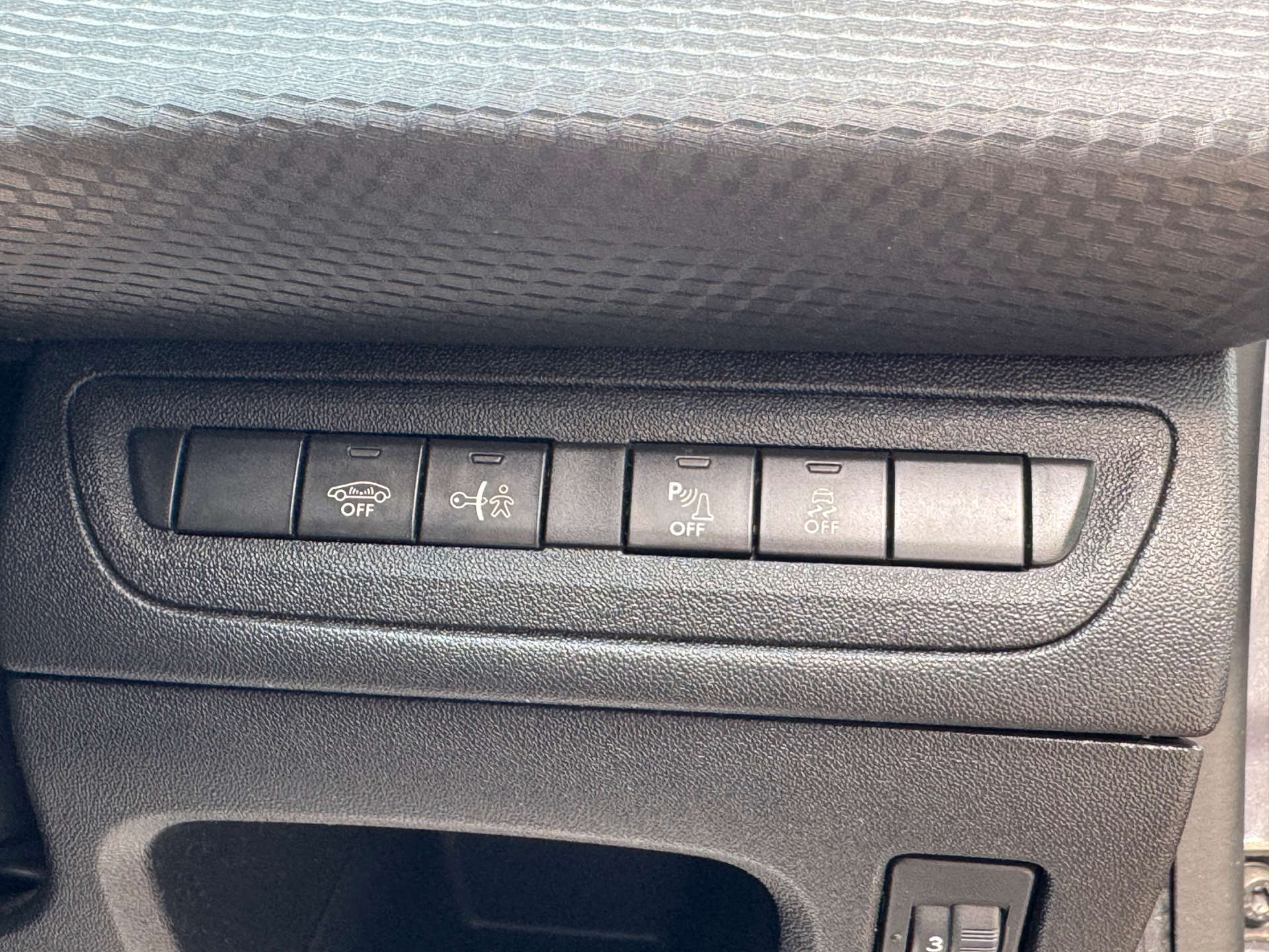 PEUGEOT 2008 1.2 2008 Allure 5dr #23